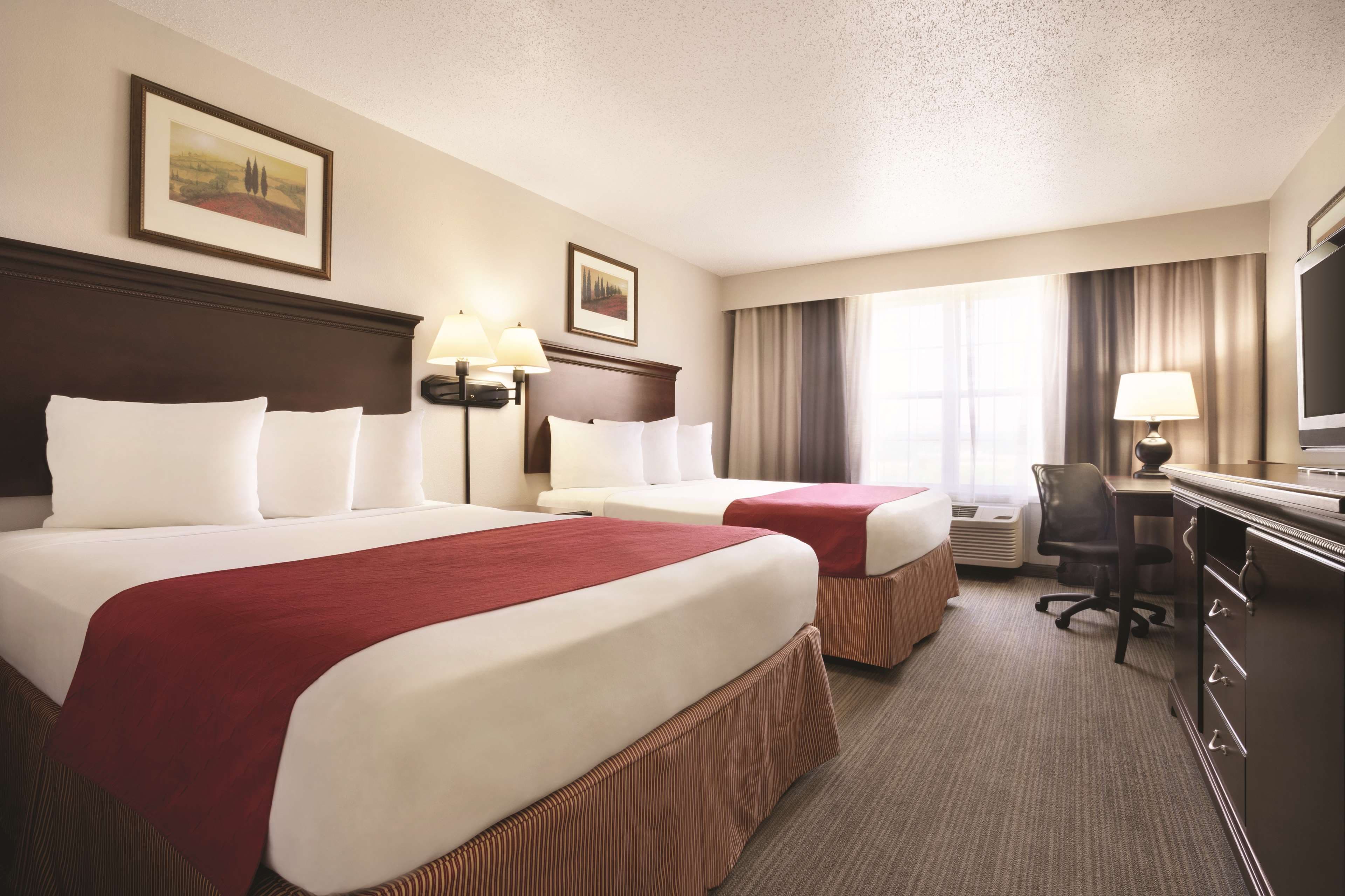 Country Inn & Suites by Radisson, Moline Airport — 7