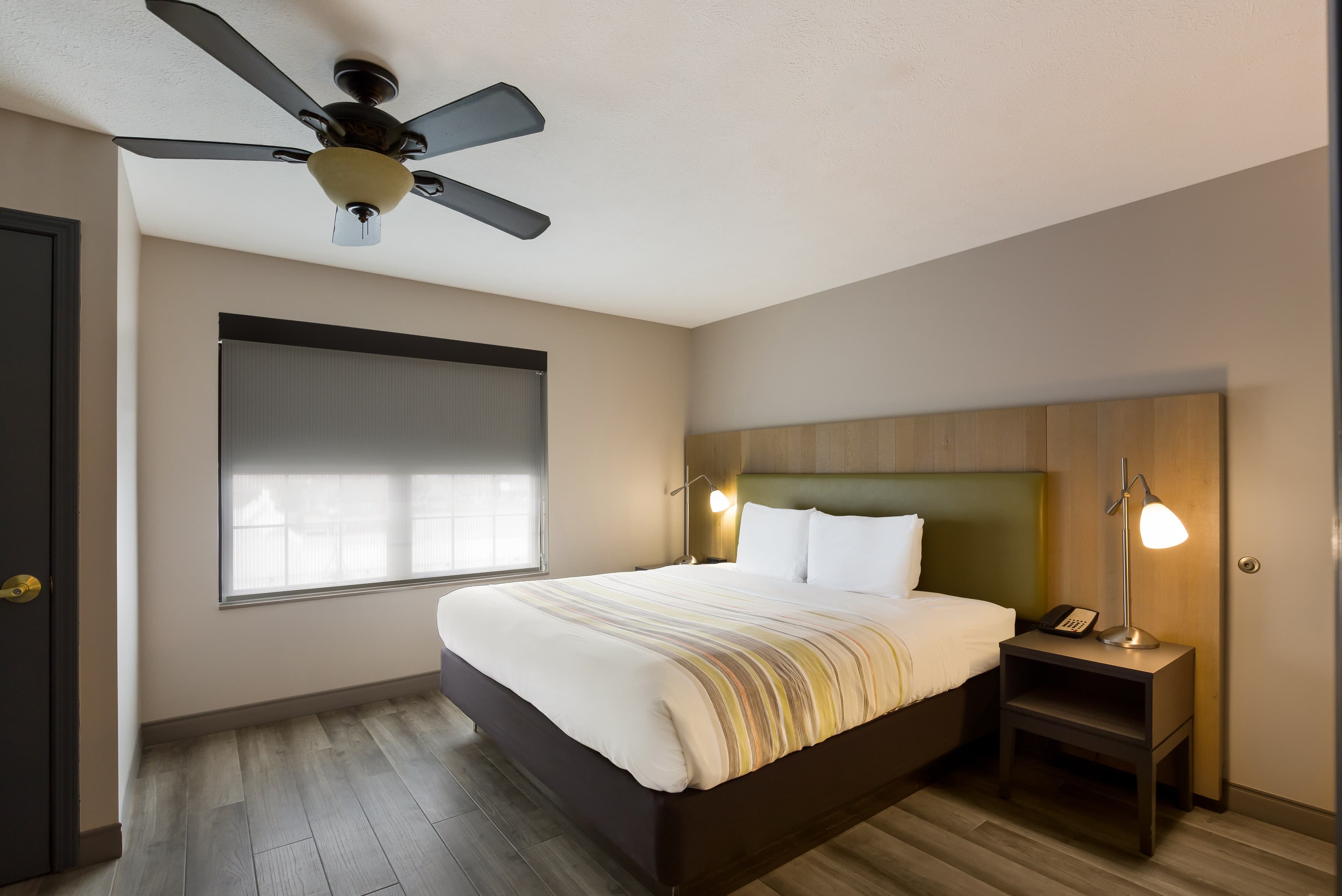 Country Inn & Suites by Radisson, Marion — 18