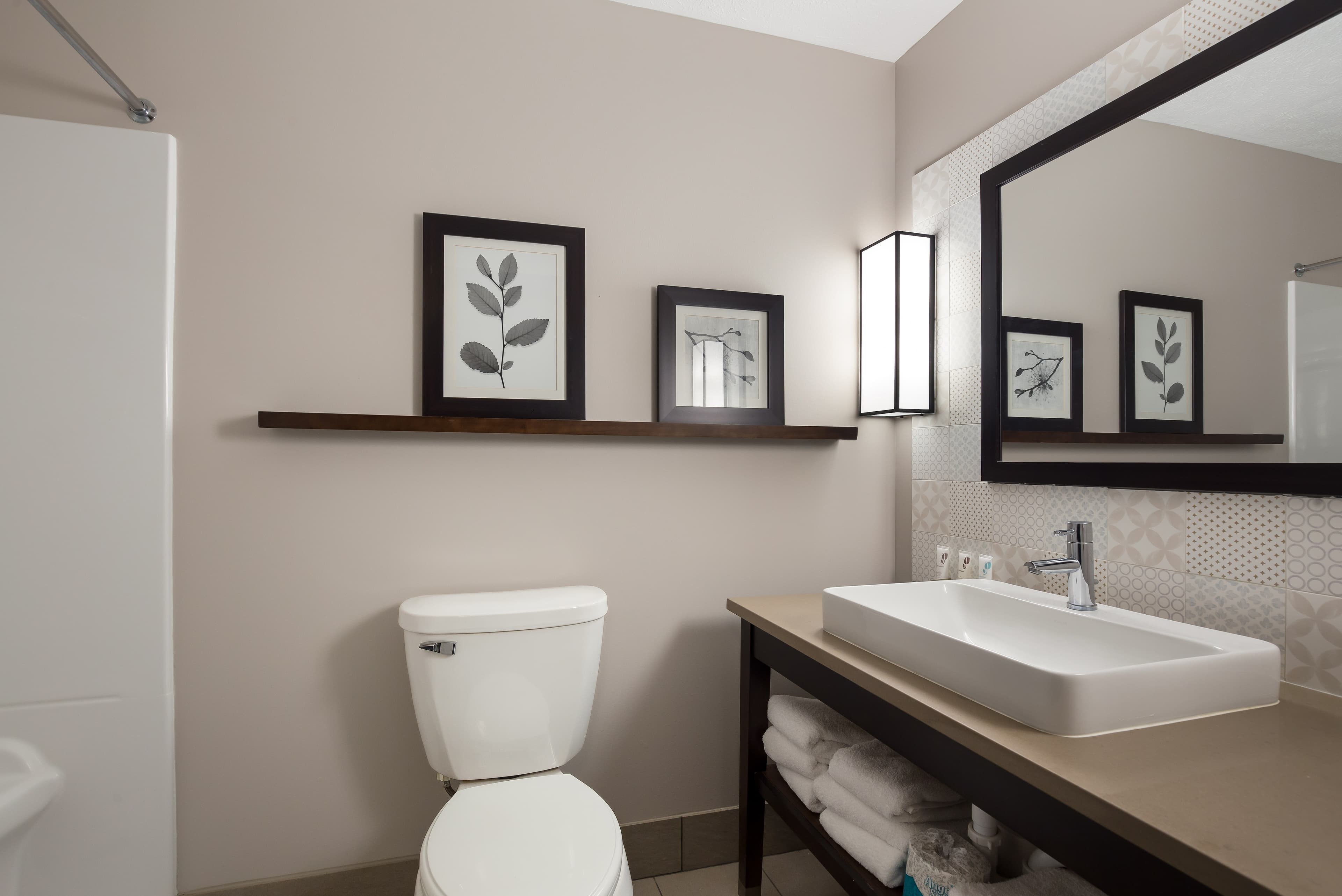 Country Inn & Suites by Radisson, Marion — 22