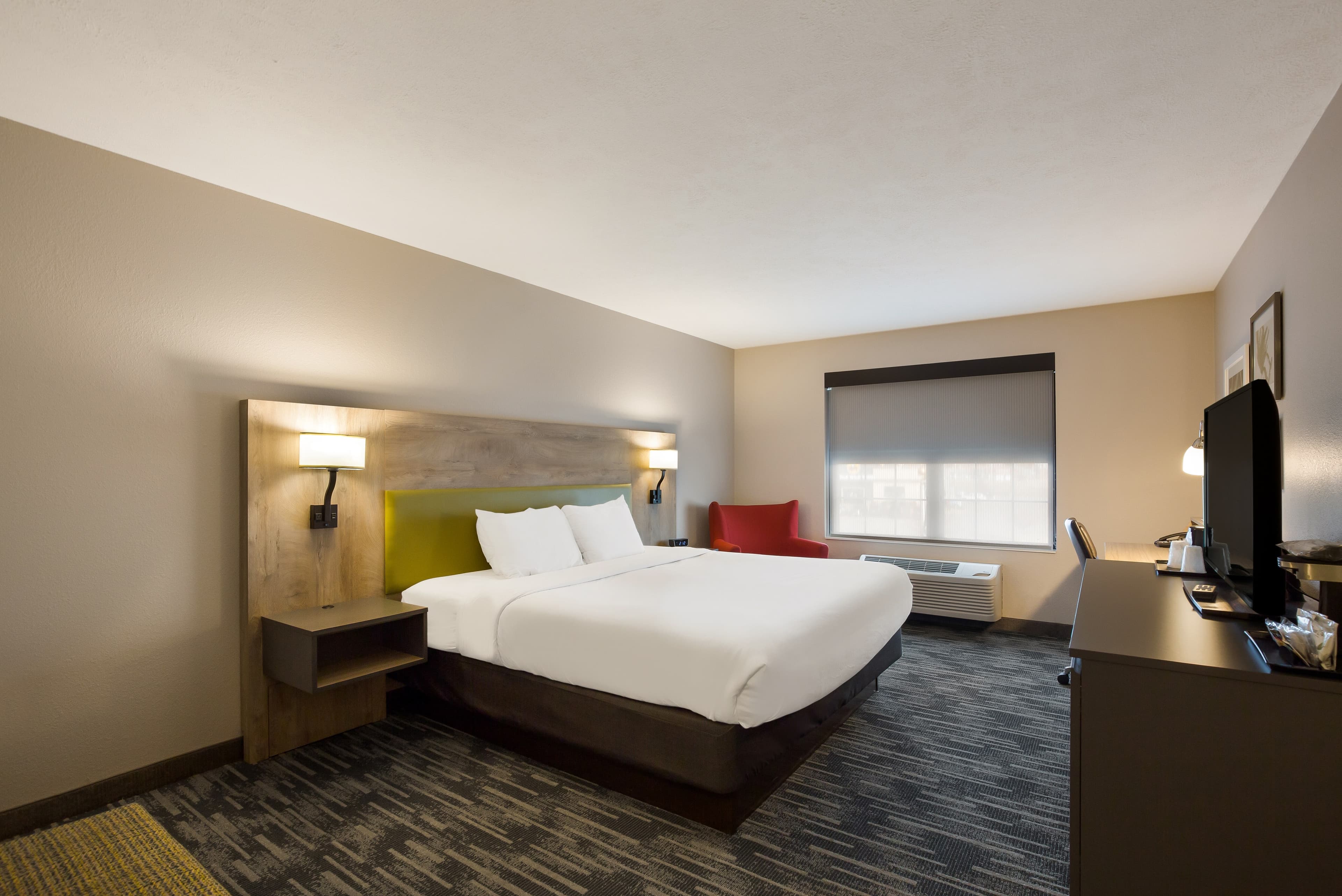 Country Inn & Suites by Radisson, Marion — 9