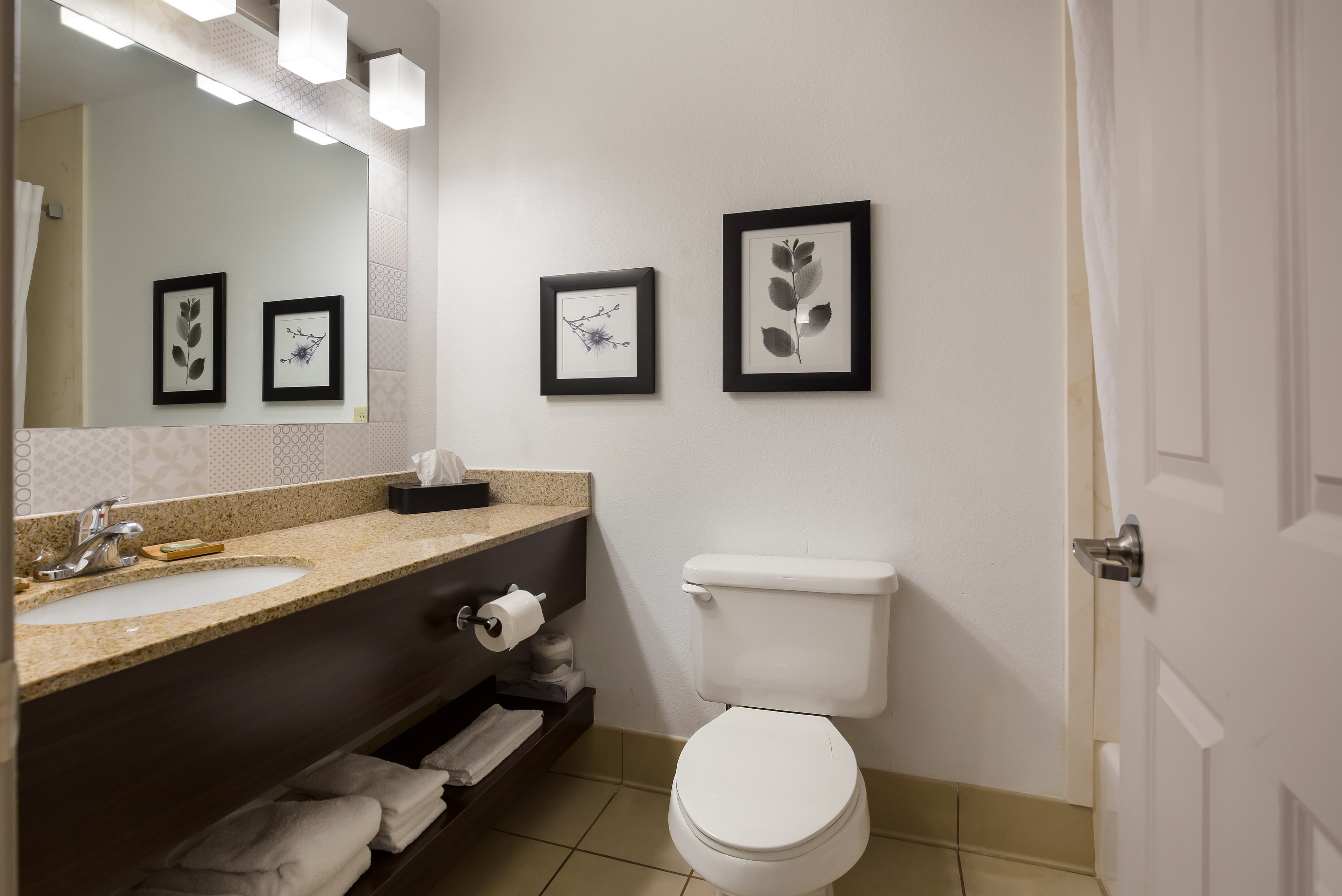 Country Inn & Suites by Radisson, Marion — 10