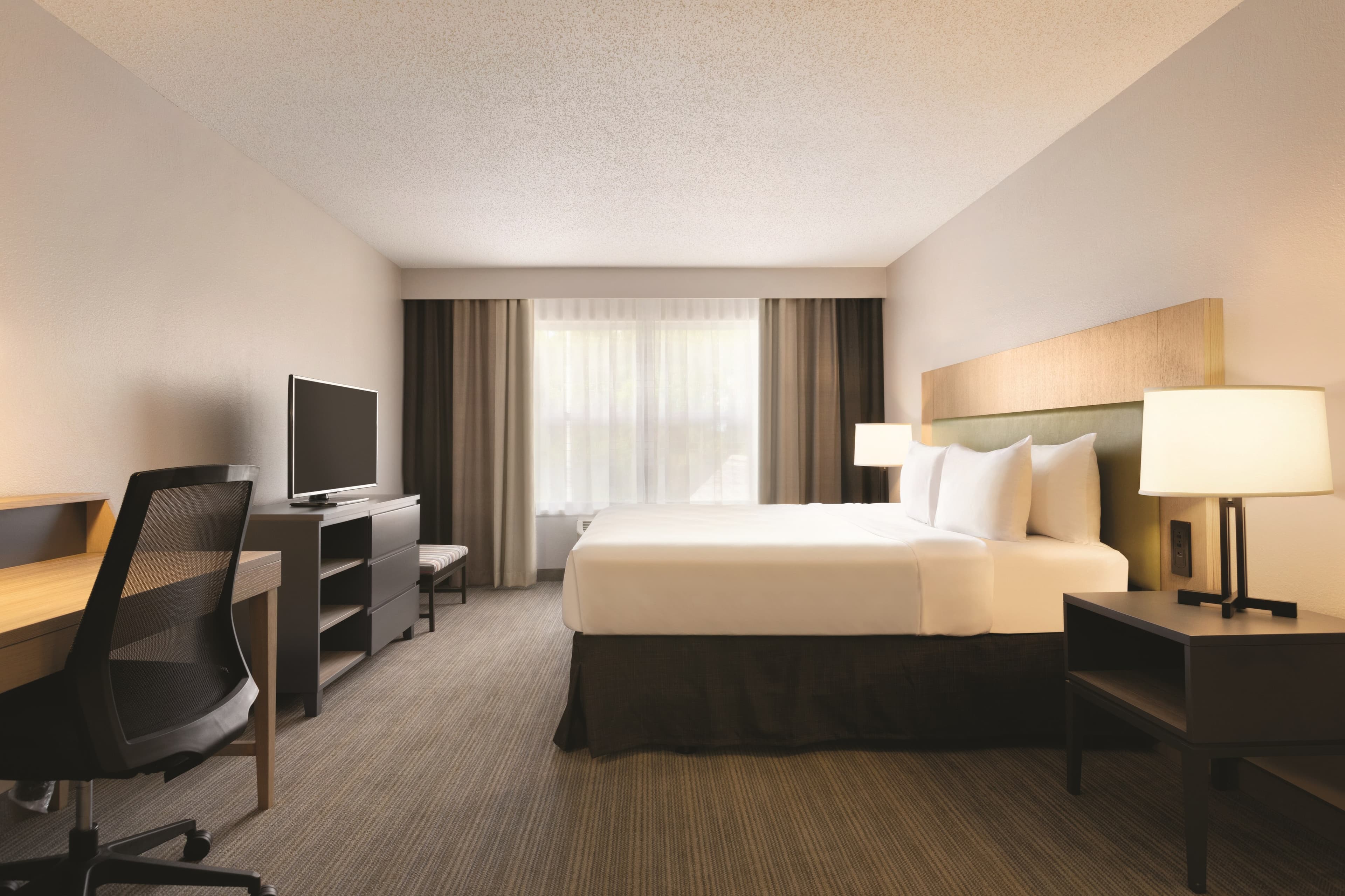 Country Inn & Suites by Radisson, Champaign North, IL - Image 2