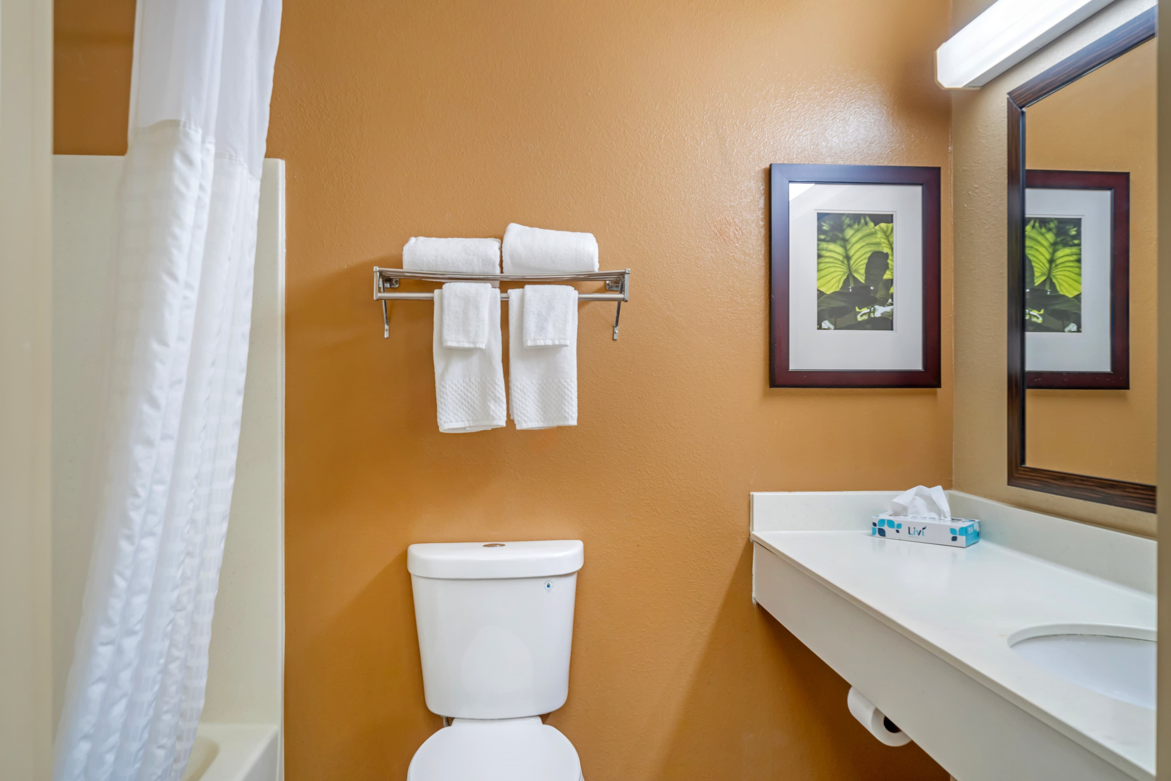 MainStay Suites Chicago Hillside — 7