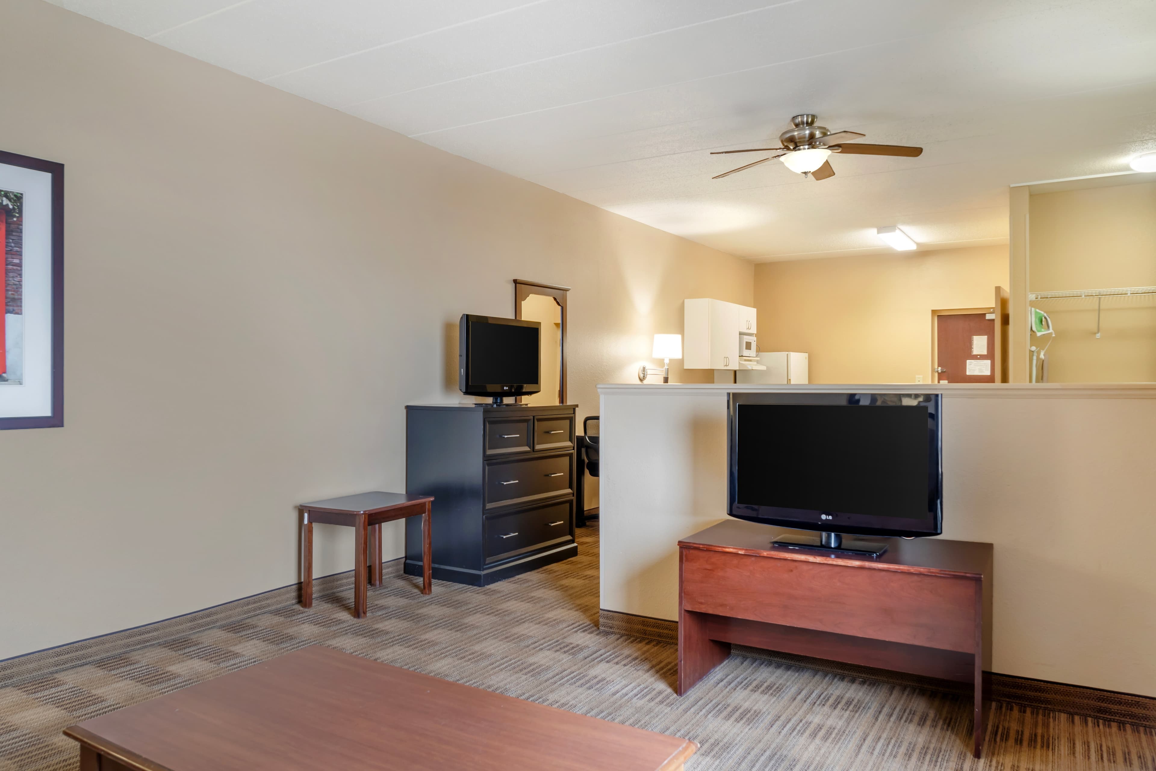 MainStay Suites Chicago Hillside — 20