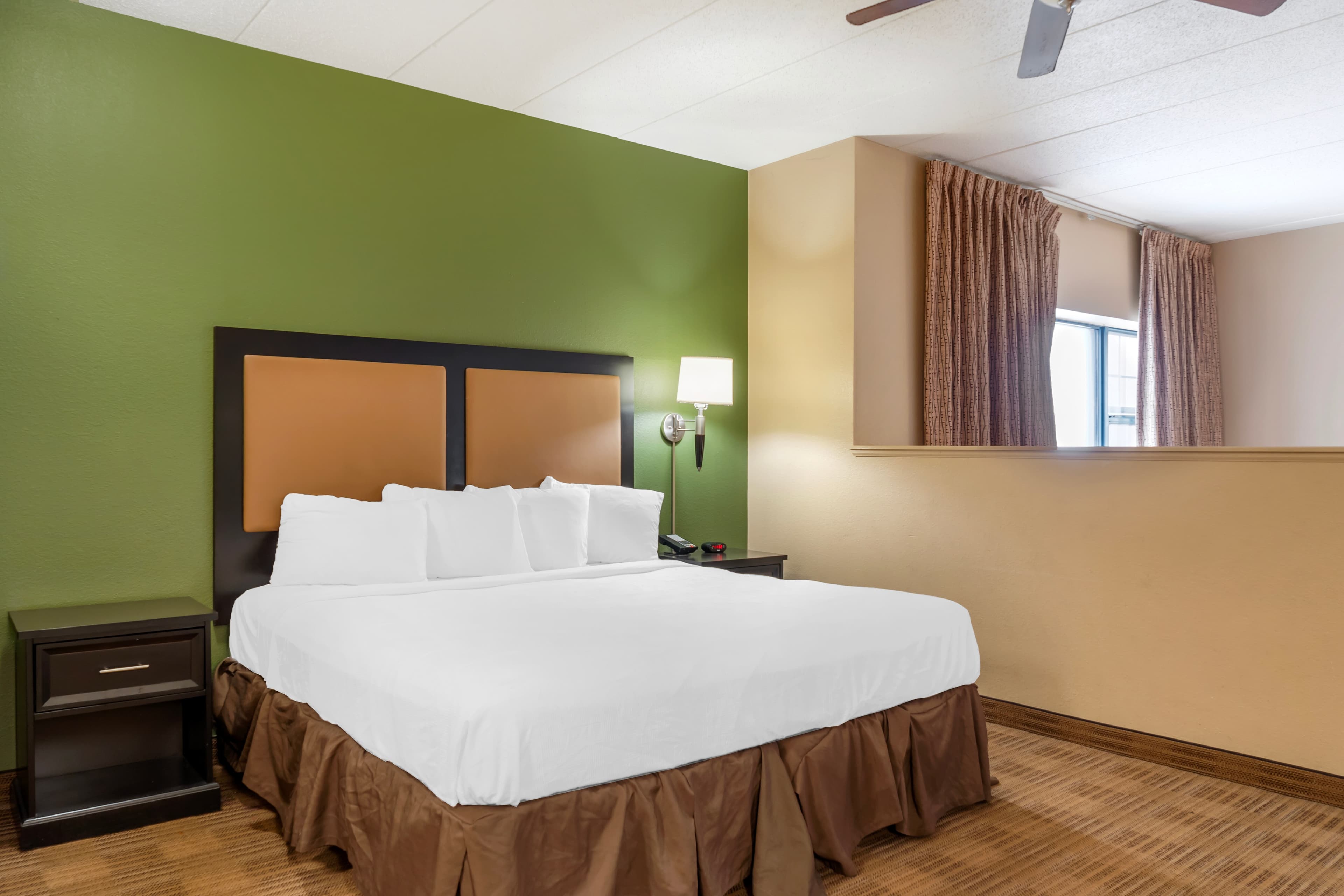 MainStay Suites Chicago Hillside — 21