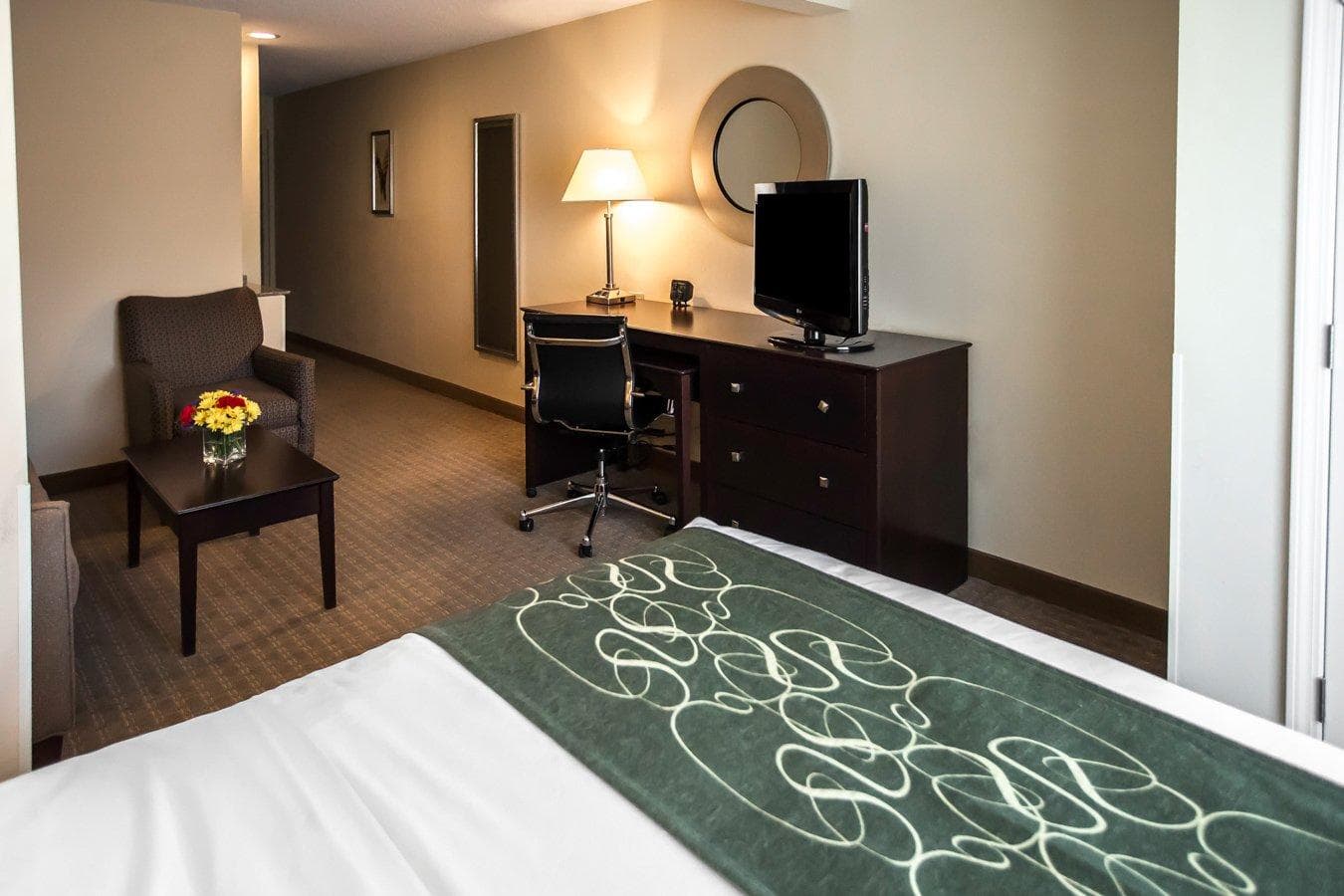 Comfort Suites University Area Notre Dame-South Bend - Image 4