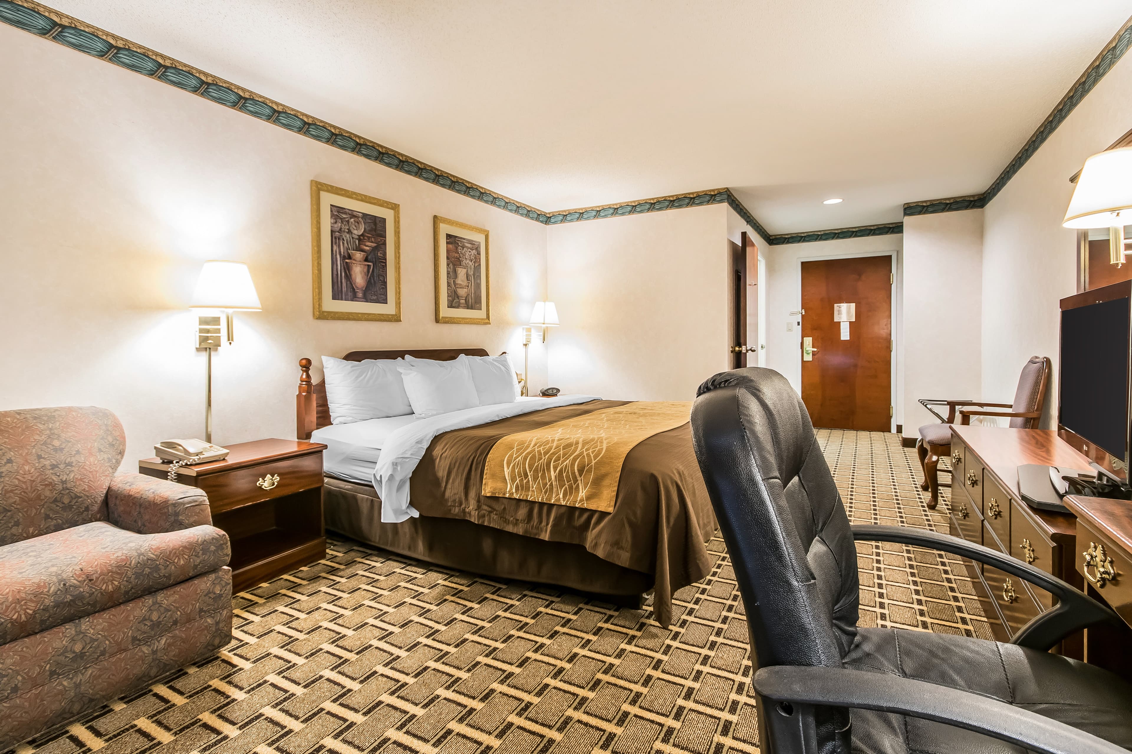 Quality Inn & Suites Evansville North - Image 3