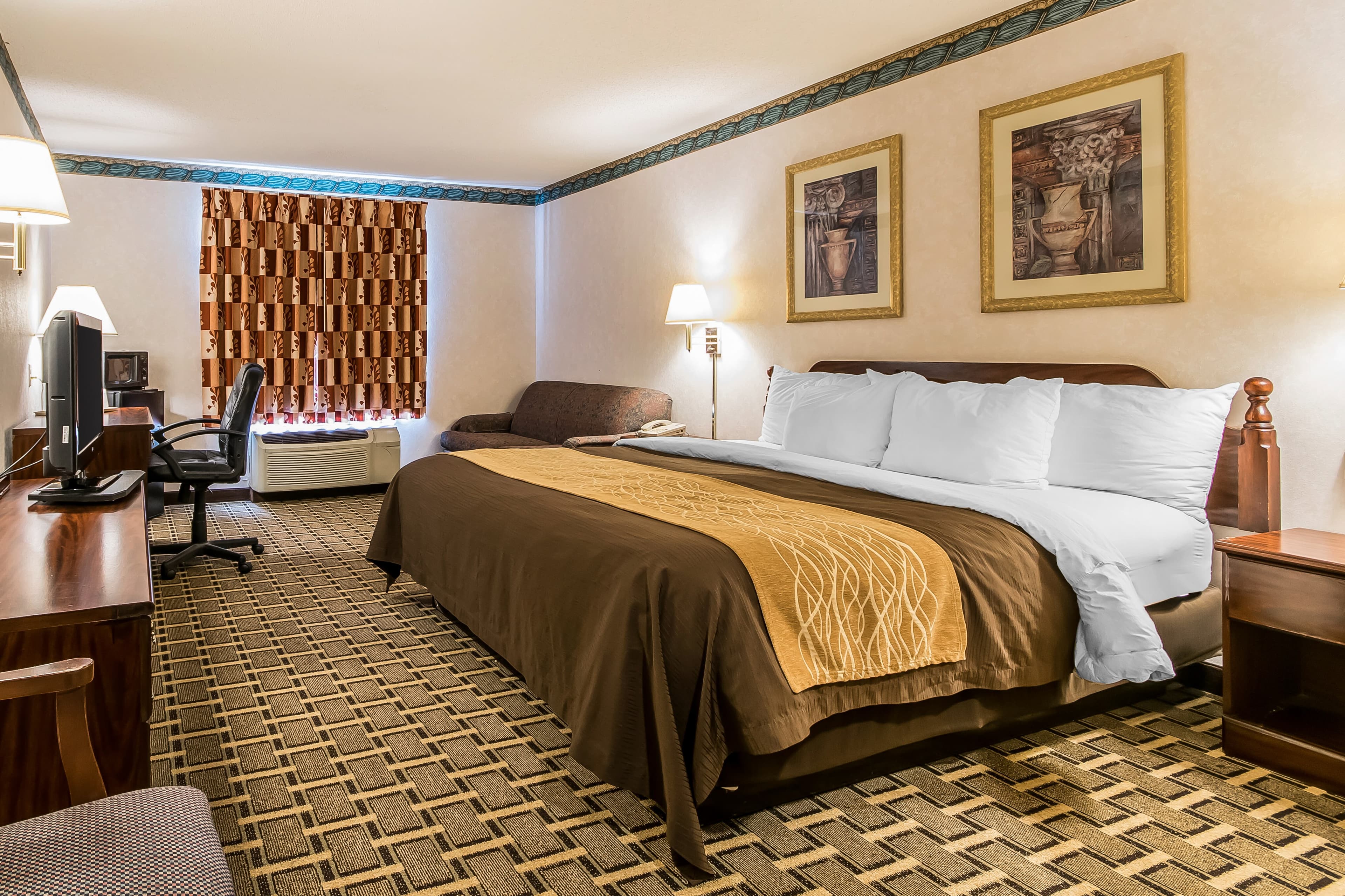 Quality Inn & Suites Evansville North - Image 5