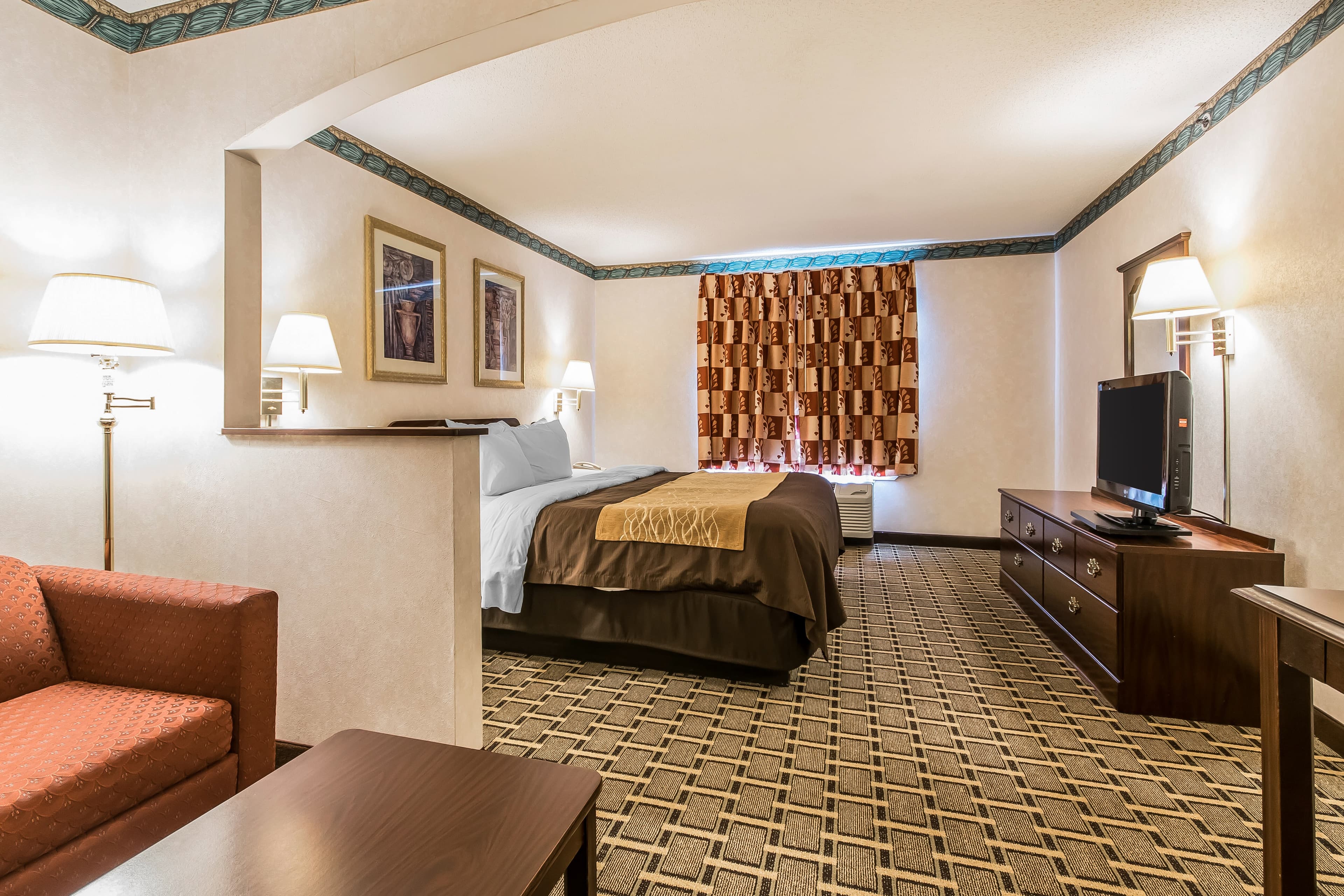 Quality Inn & Suites Evansville North — 14