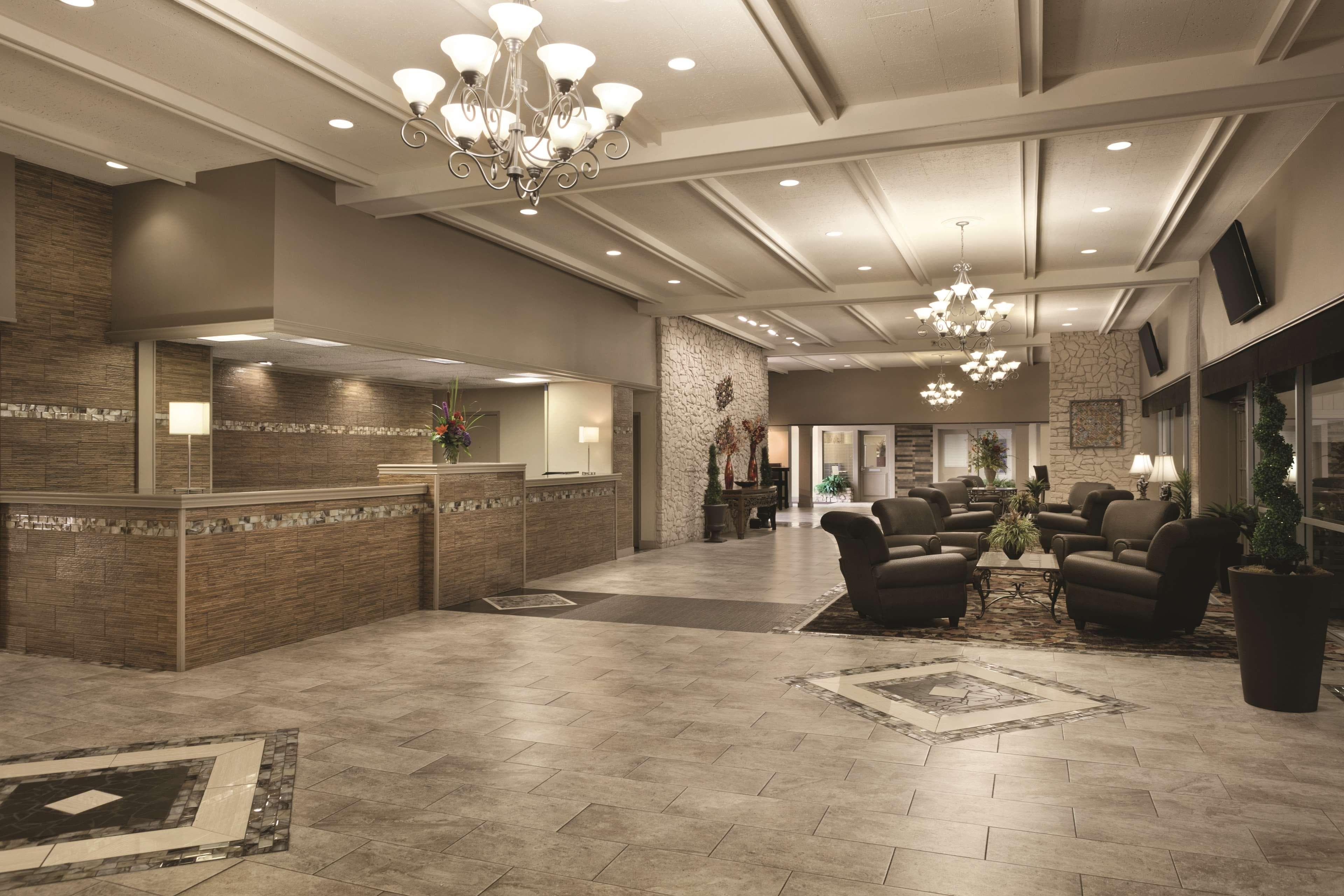 Radisson Hotel Louisville North - Image 1