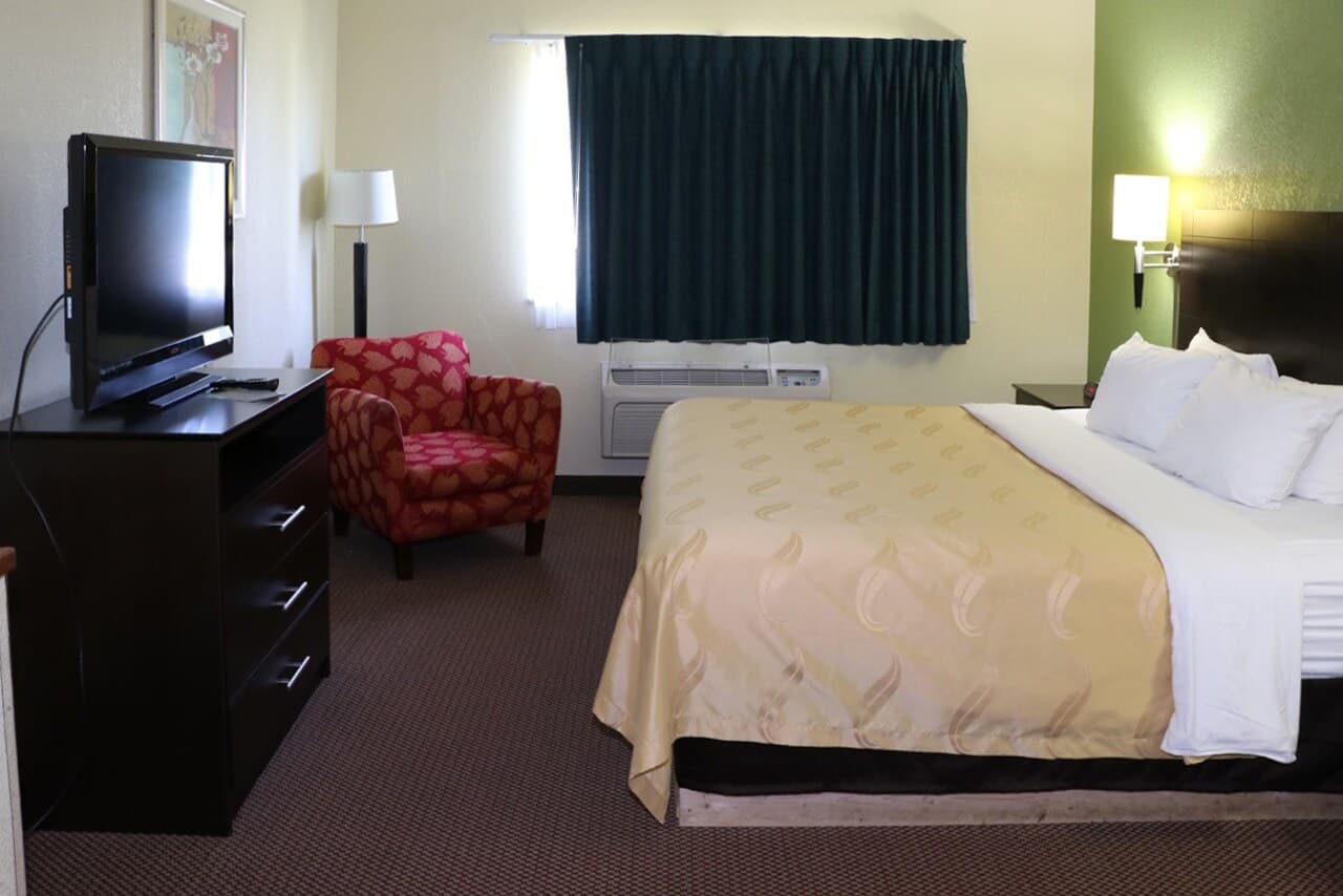 Quality Inn Evansville Eastland Area - Image 2