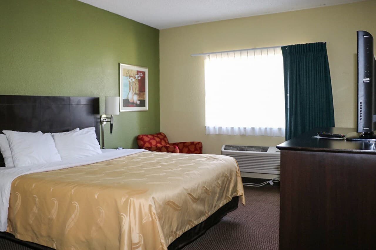 Quality Inn Evansville Eastland Area - Image 4