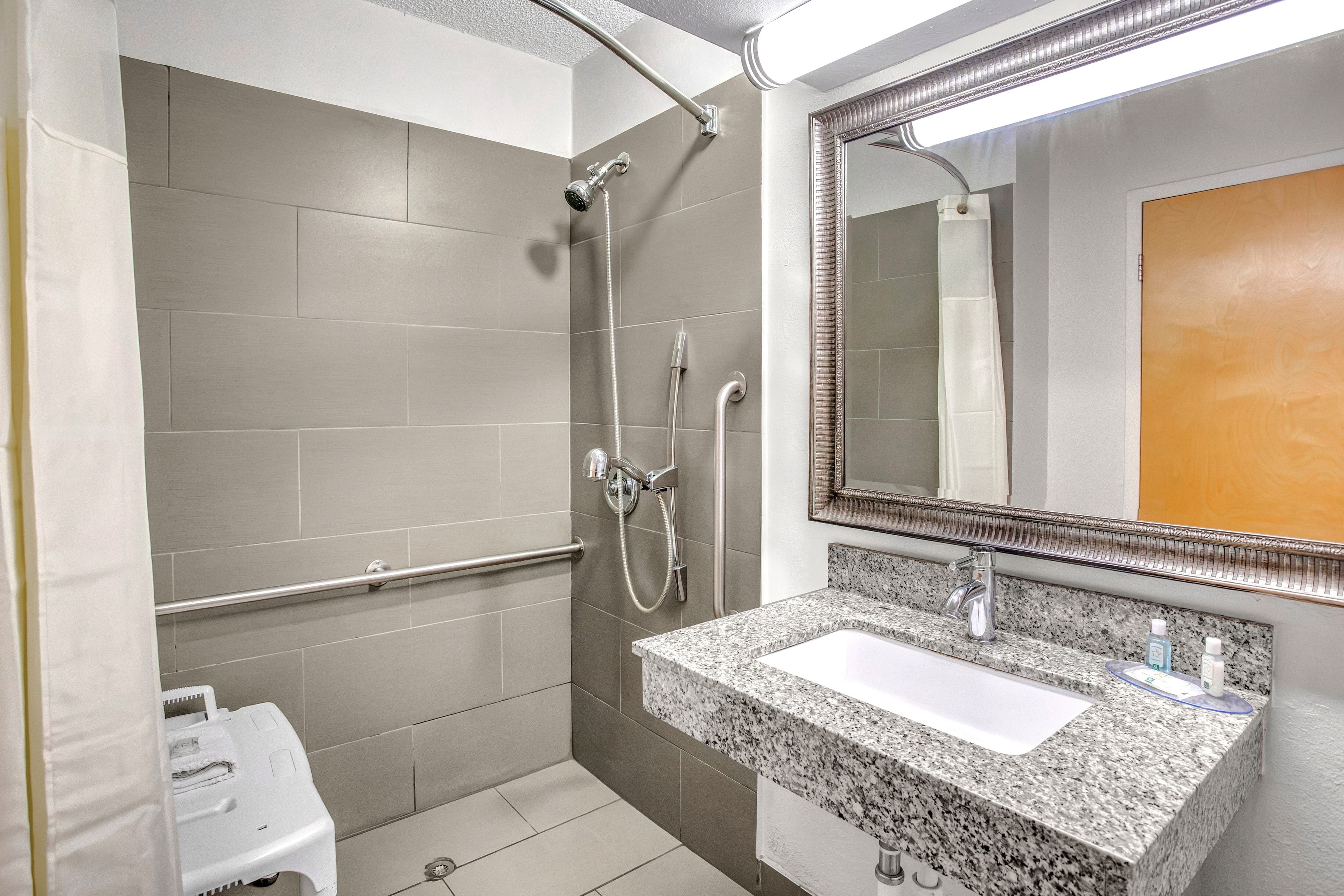 Quality Inn Rochester South — 8