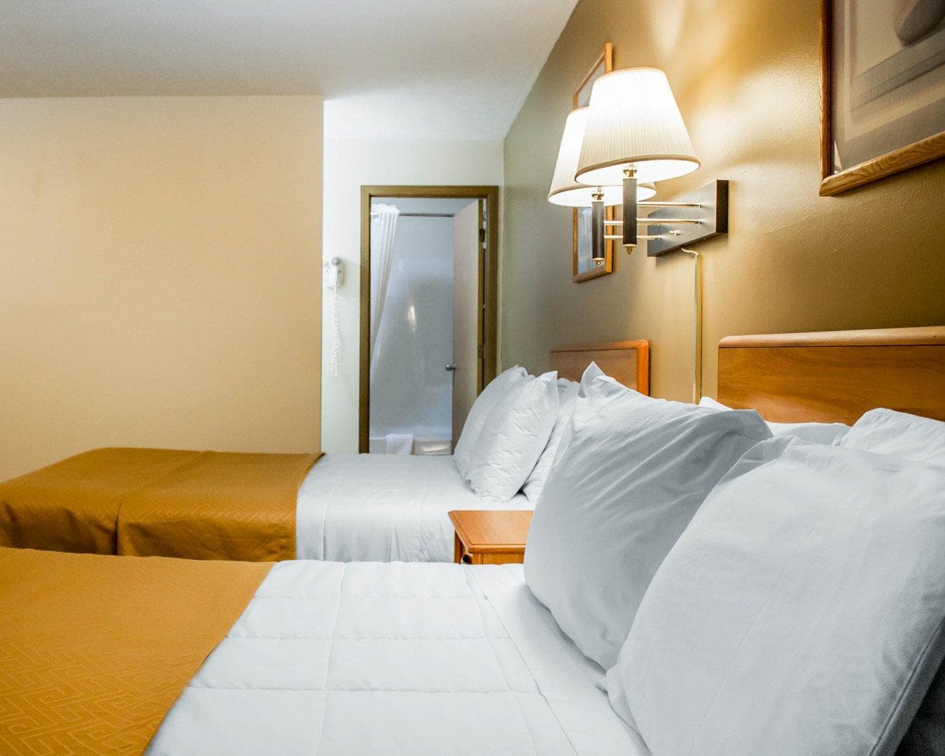 Econo Lodge Elkhart North - Image 5
