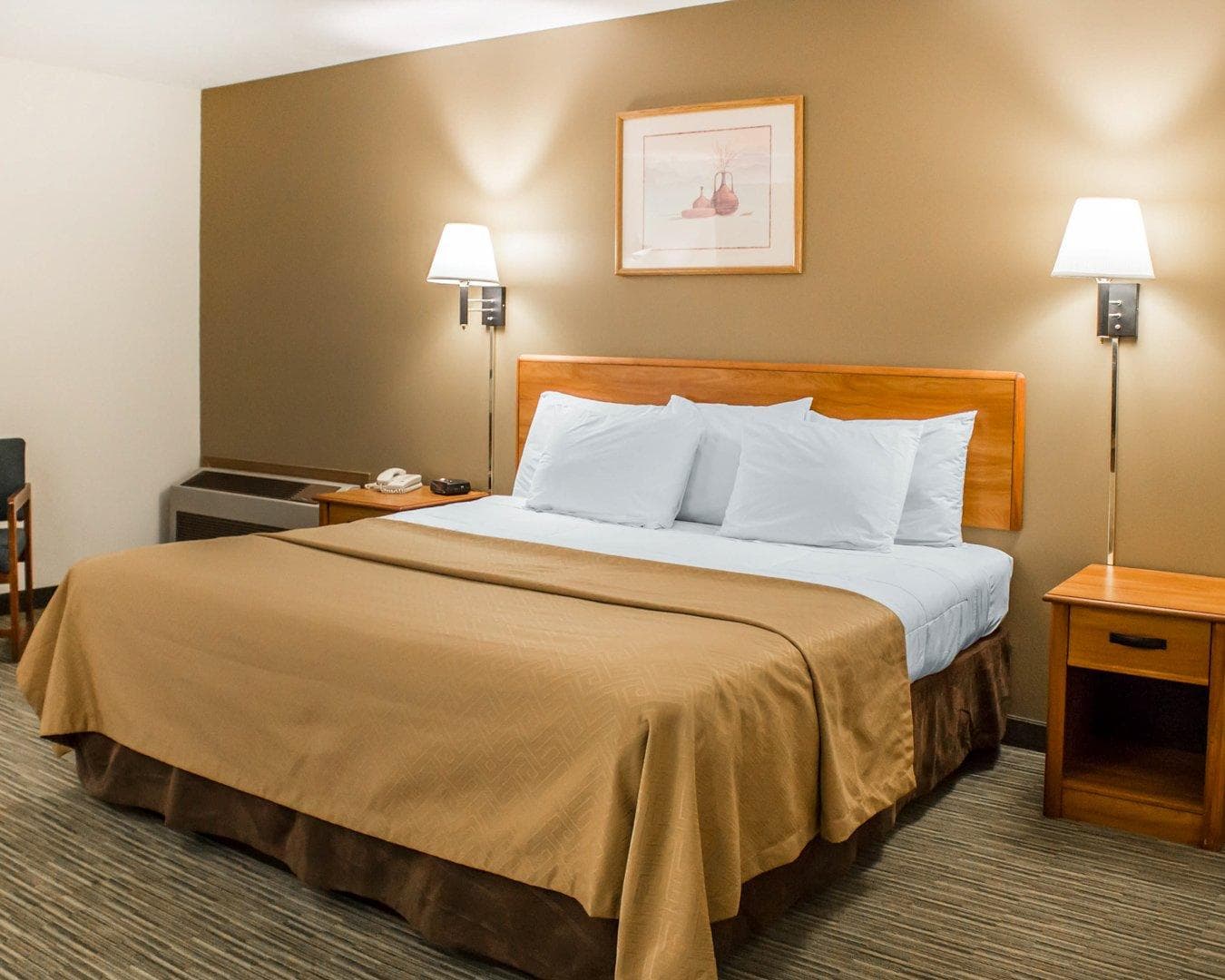 Econo Lodge Elkhart North - Image 2