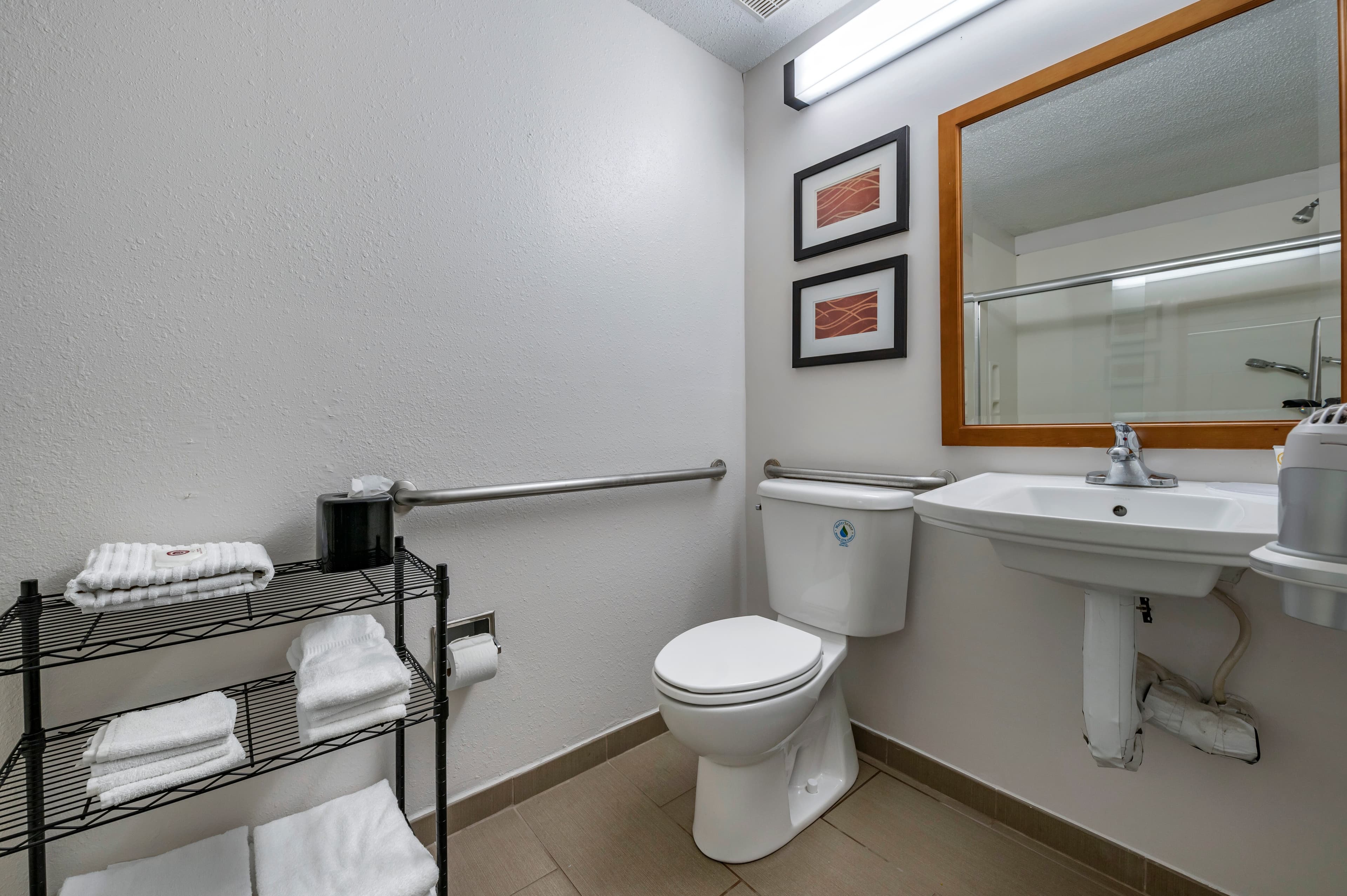Comfort Inn Plainfield - Indianapolis Airport - Image 5