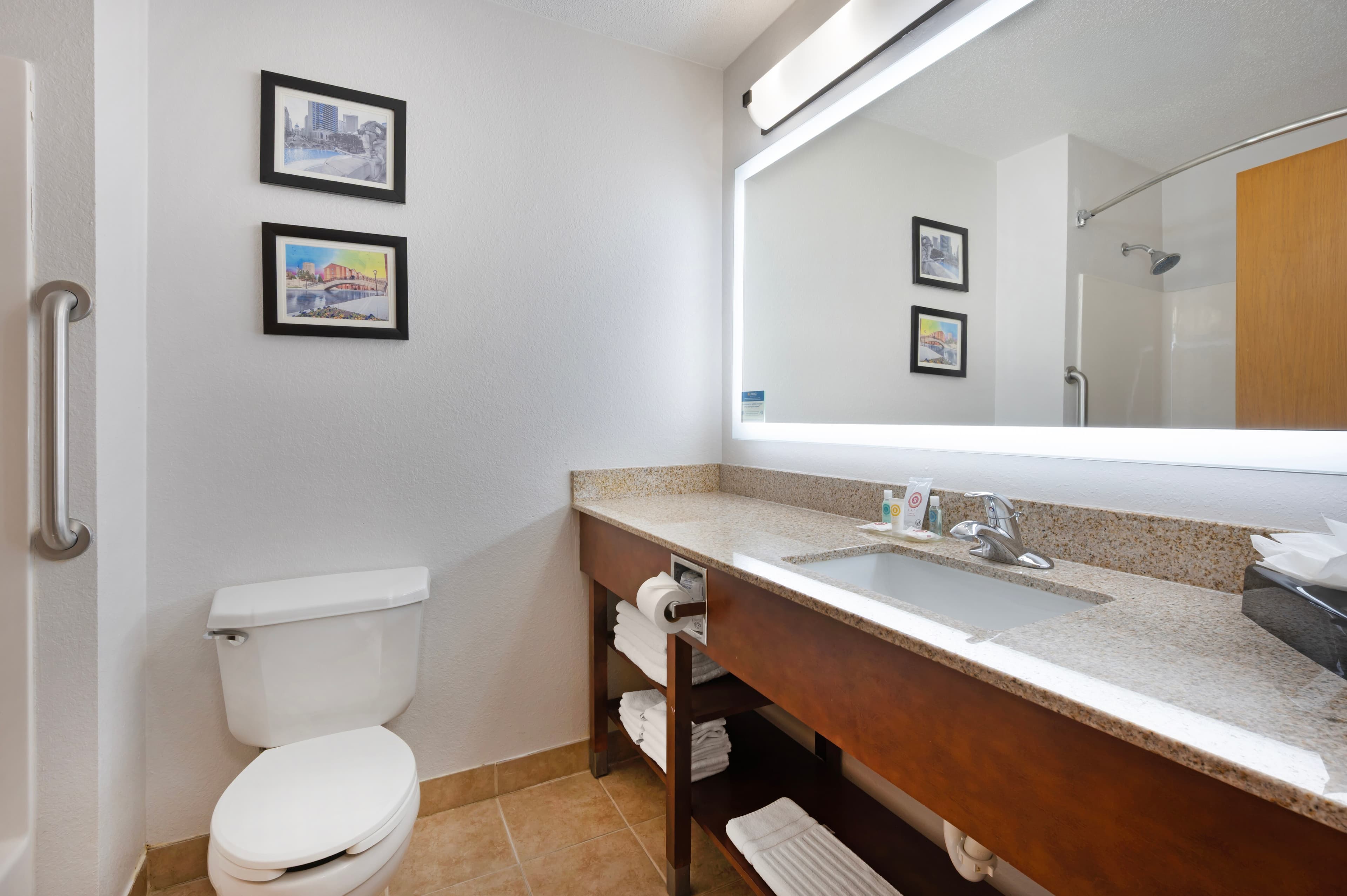 Comfort Inn & Suites North Greenfield — 17