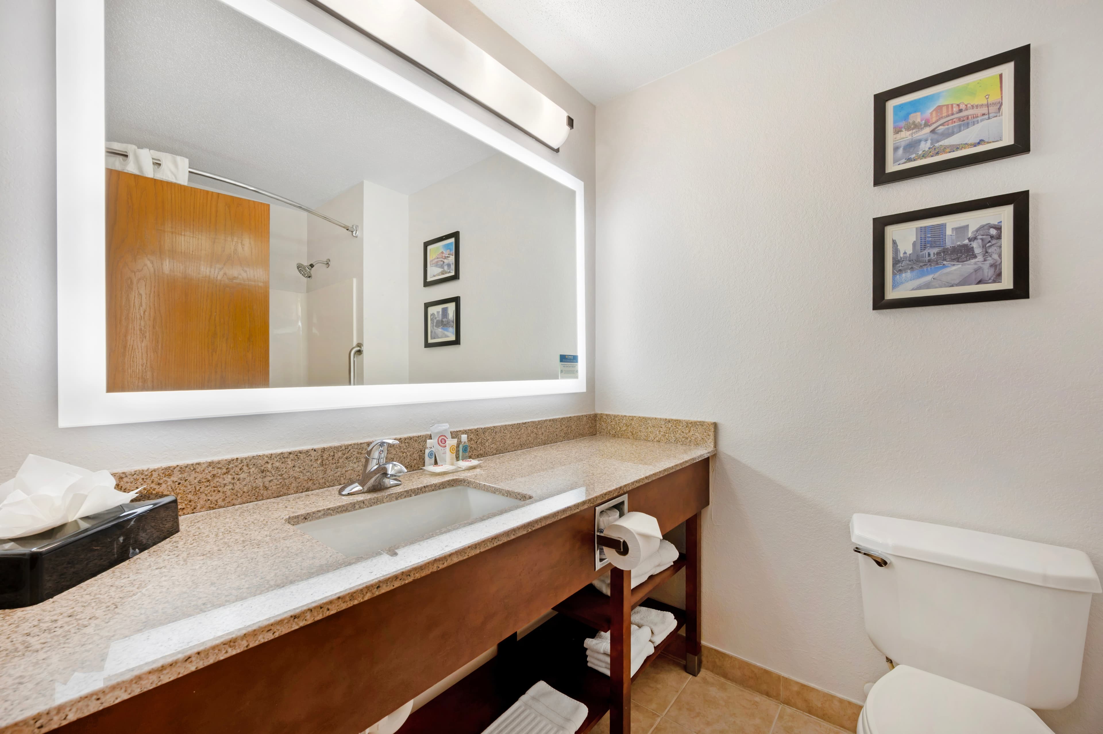 Comfort Inn & Suites North Greenfield — 21