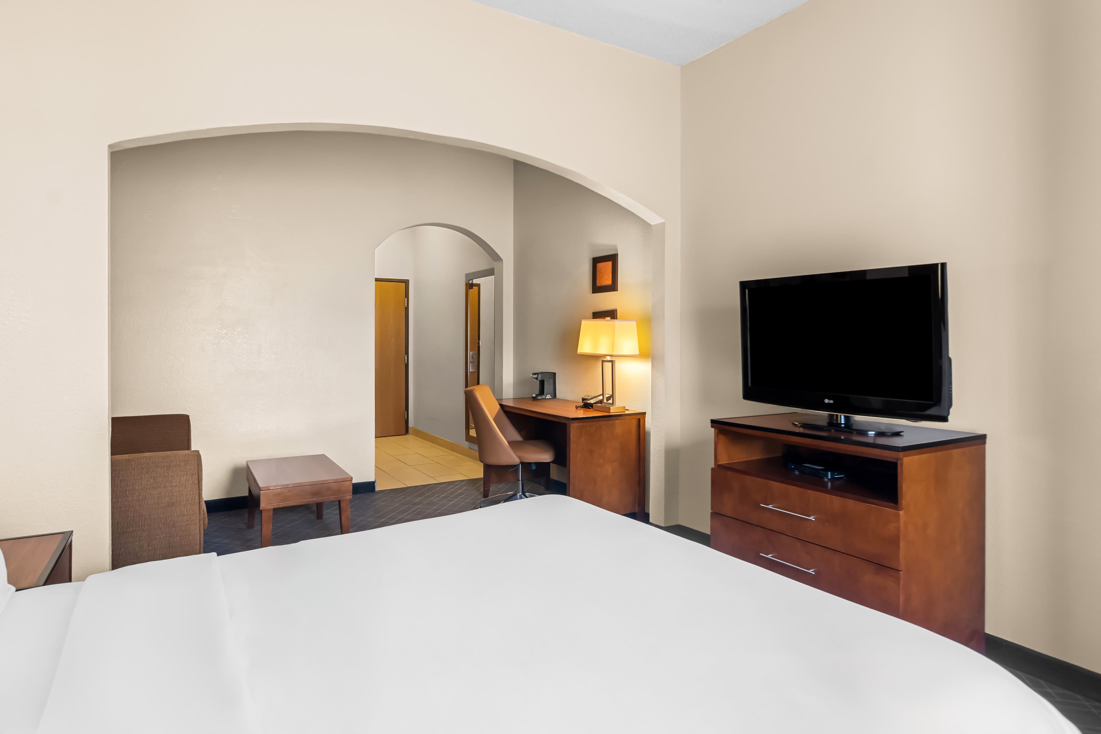 Comfort Suites Vincennes - Image 3