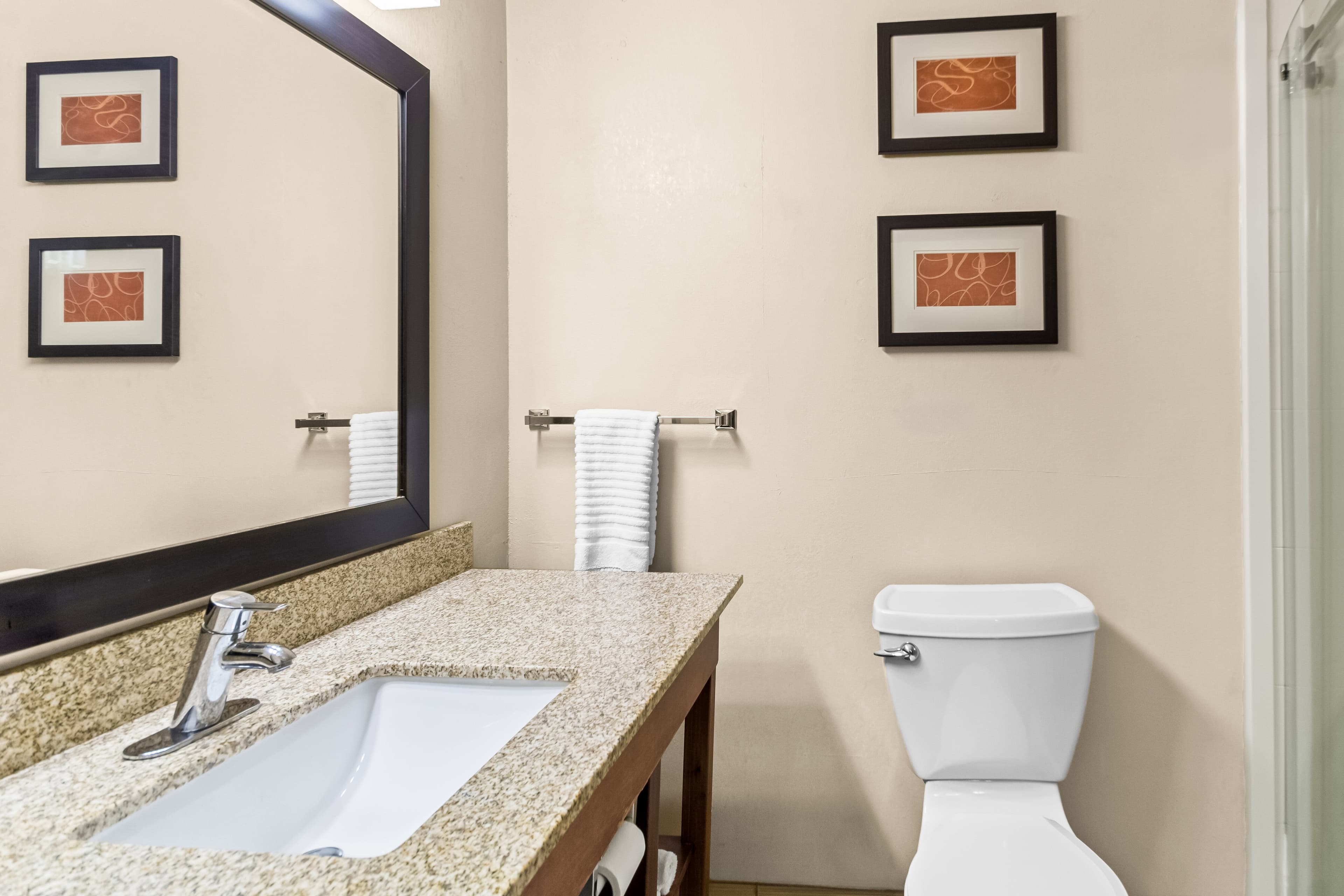Comfort Suites Vincennes — 7
