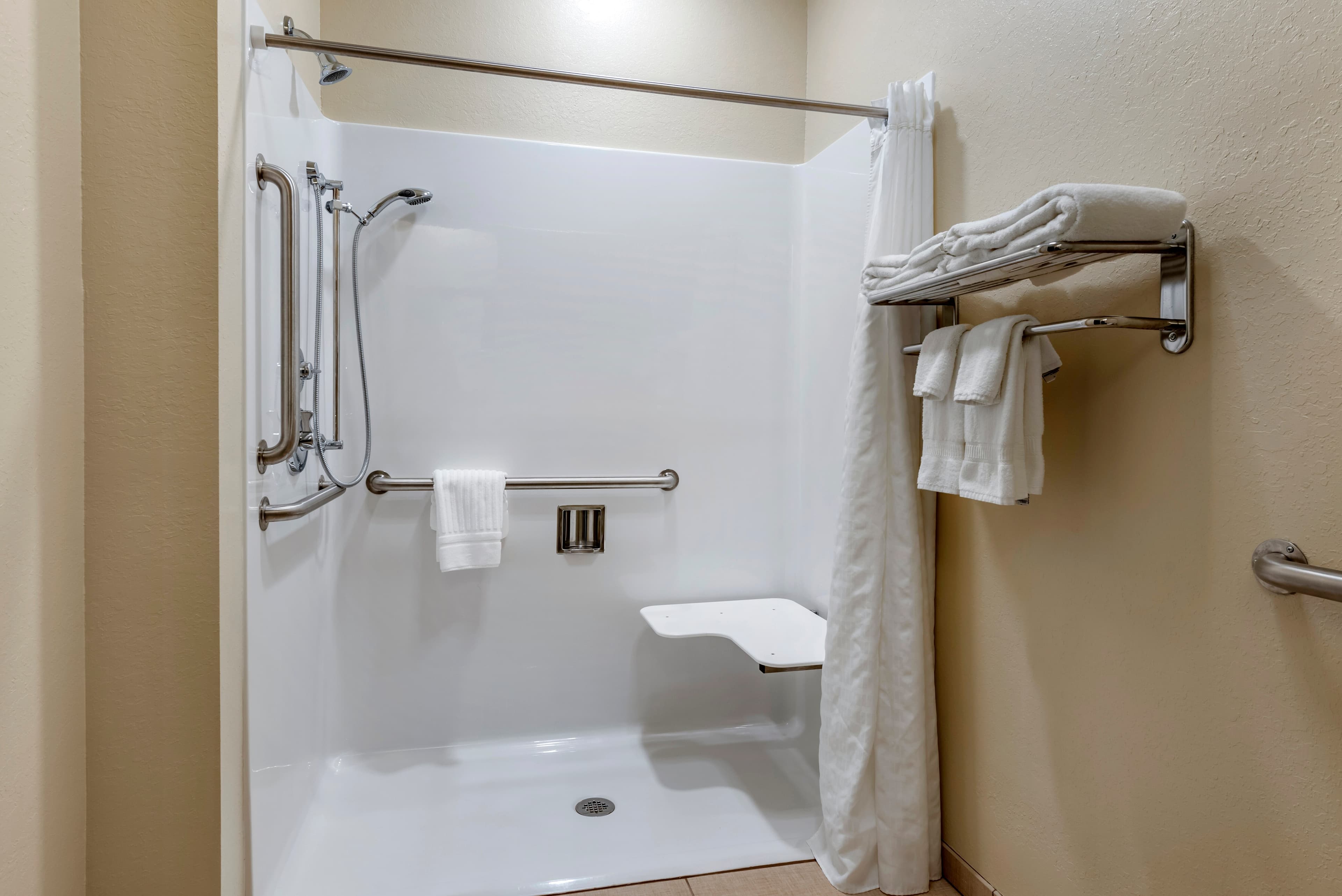 Comfort Inn Crawfordsville - Image 4