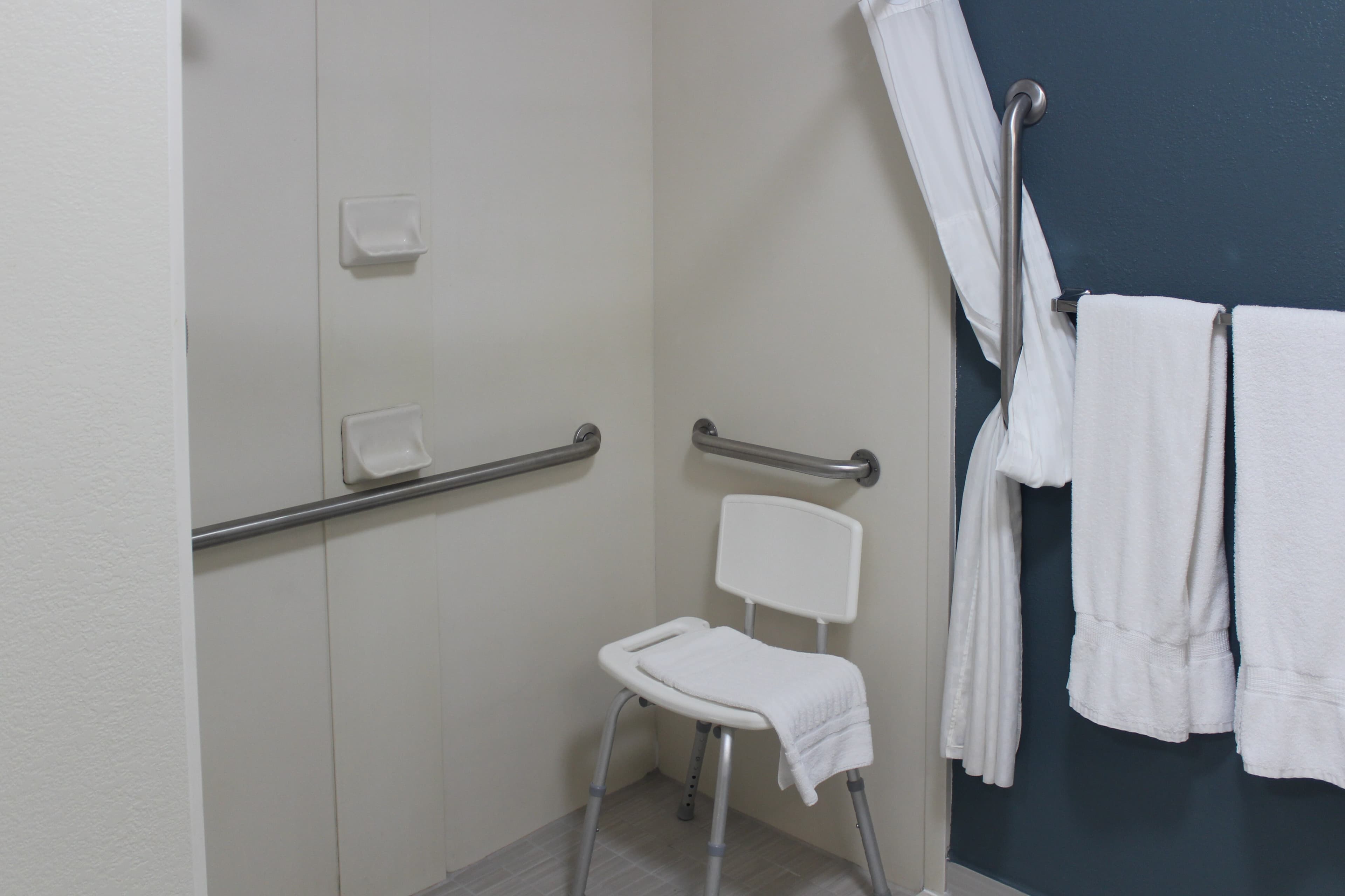 Quality Inn North Vernon near Hwy 50 - Image 3