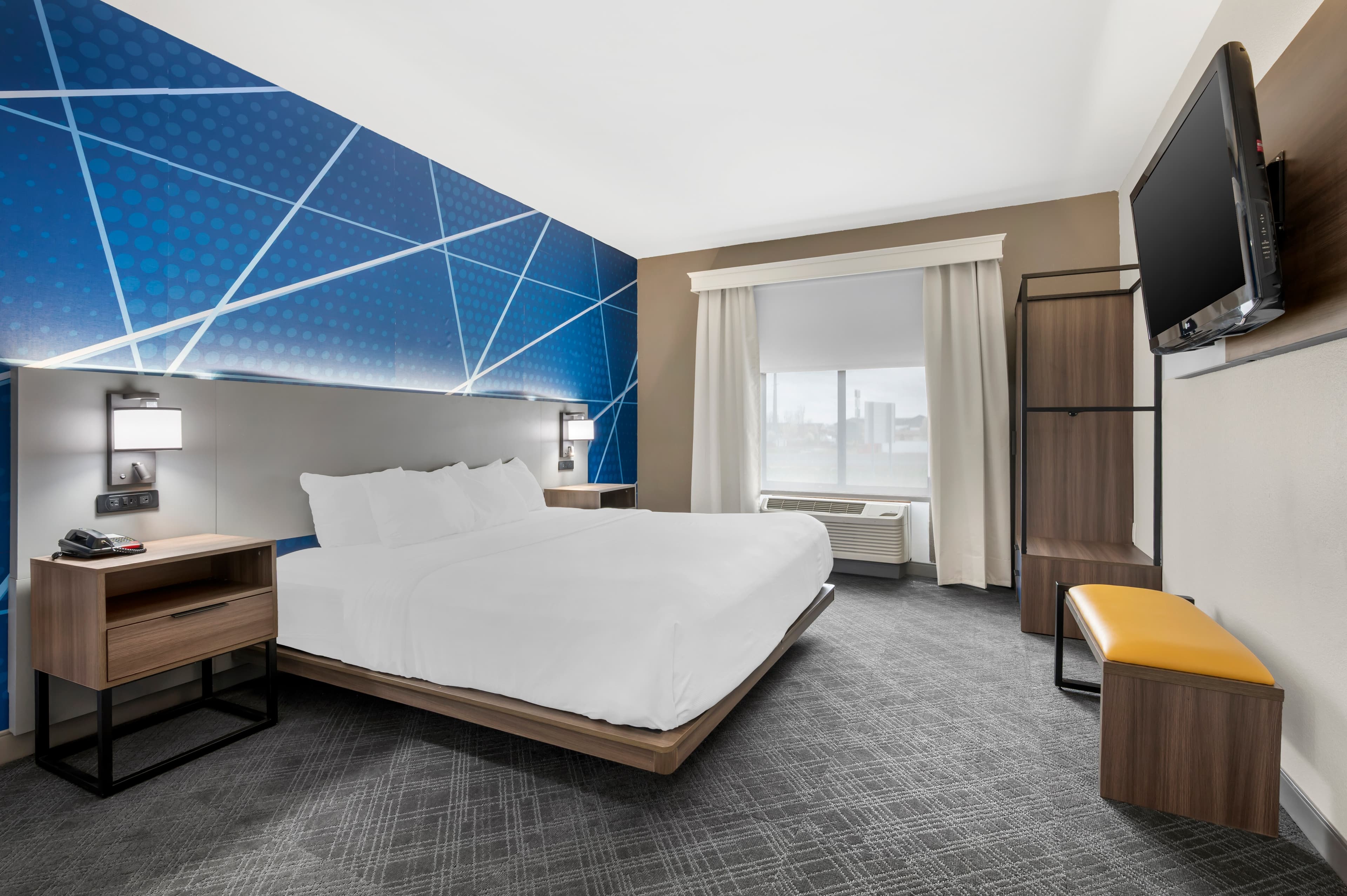 Comfort Suites Fort Wayne North - Image 2