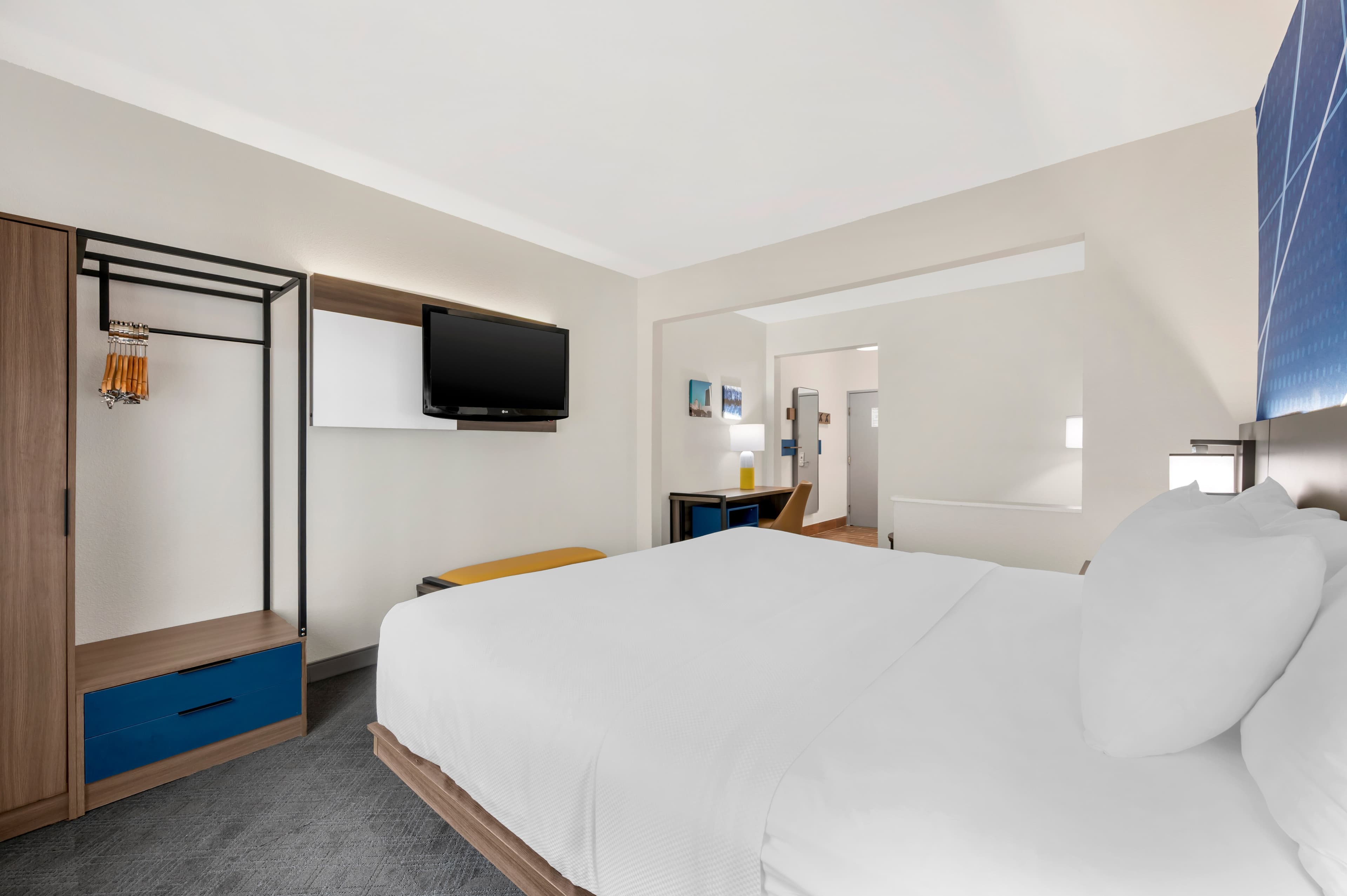 Comfort Suites Fort Wayne North — 8