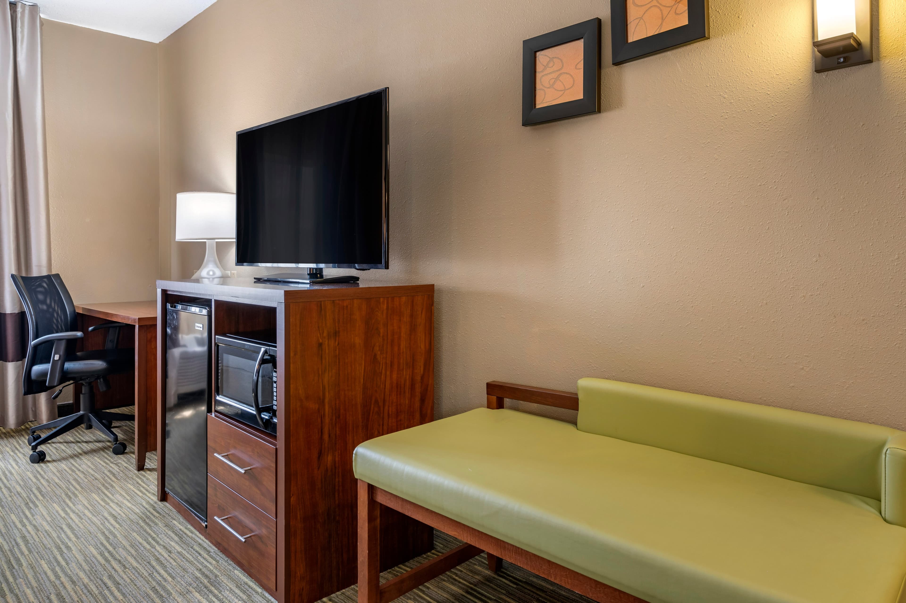 Comfort Suites Elkhart North - Image 5
