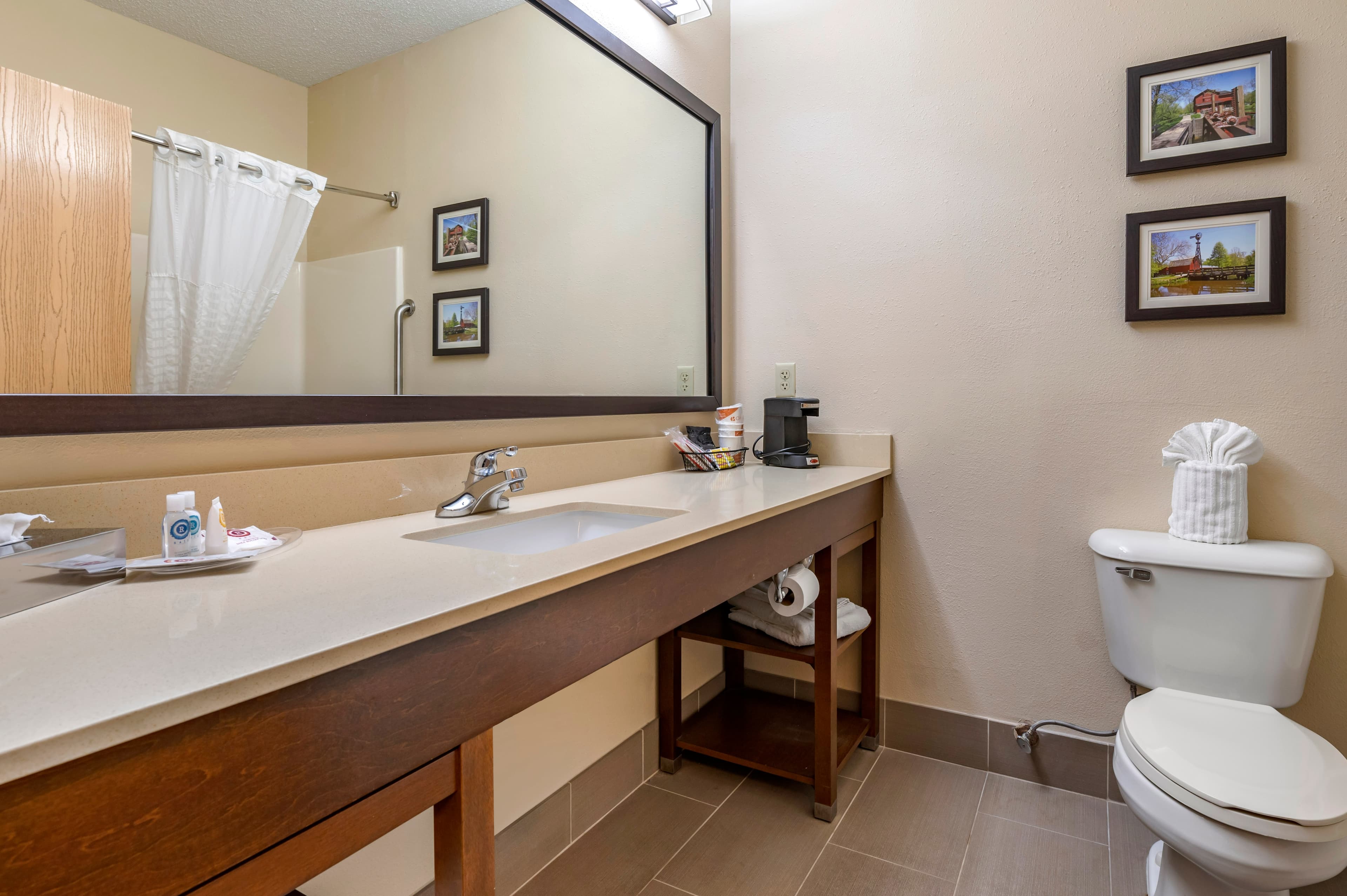 Comfort Suites Elkhart North — 33