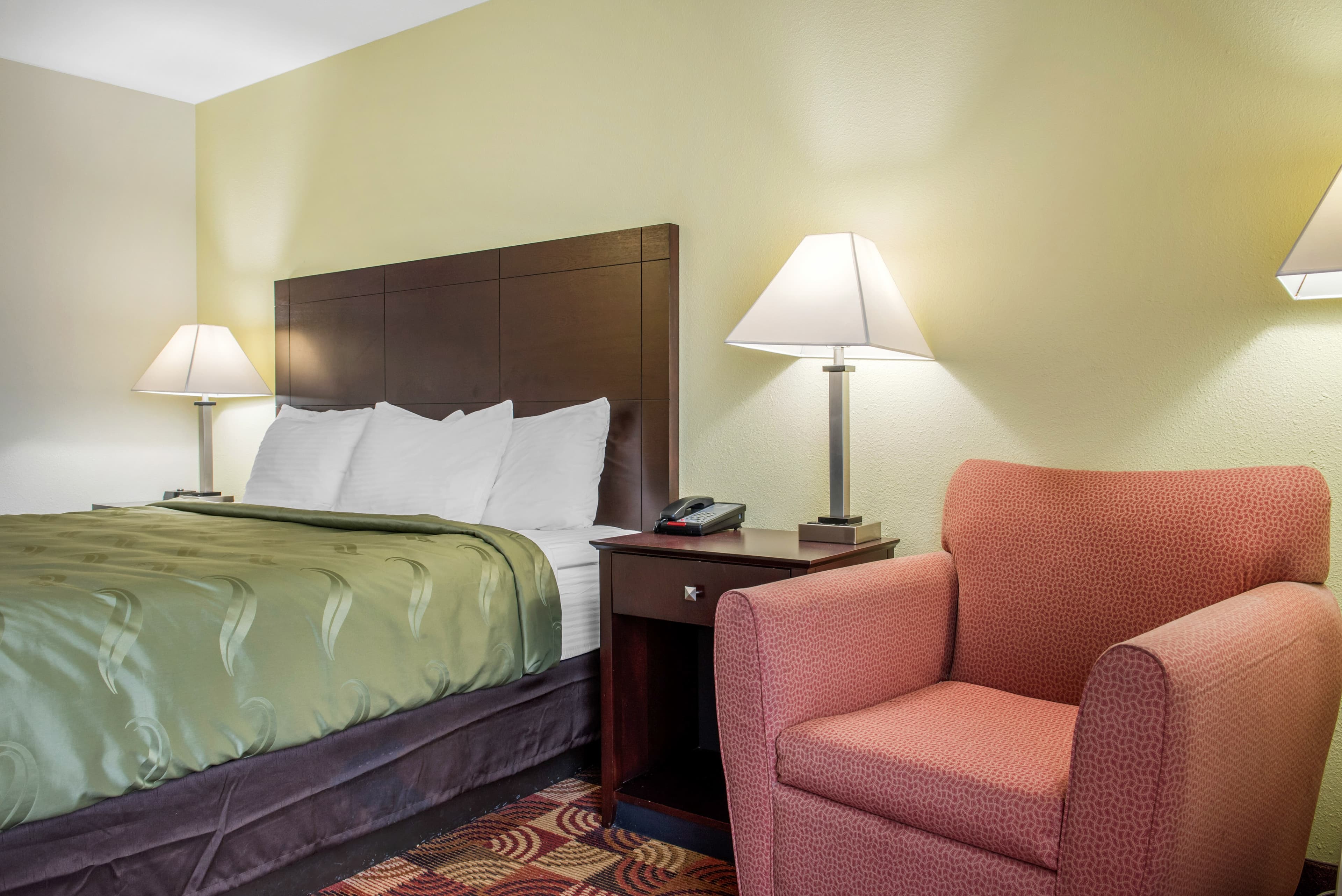 Quality Inn Bloomington Near University - Image 4
