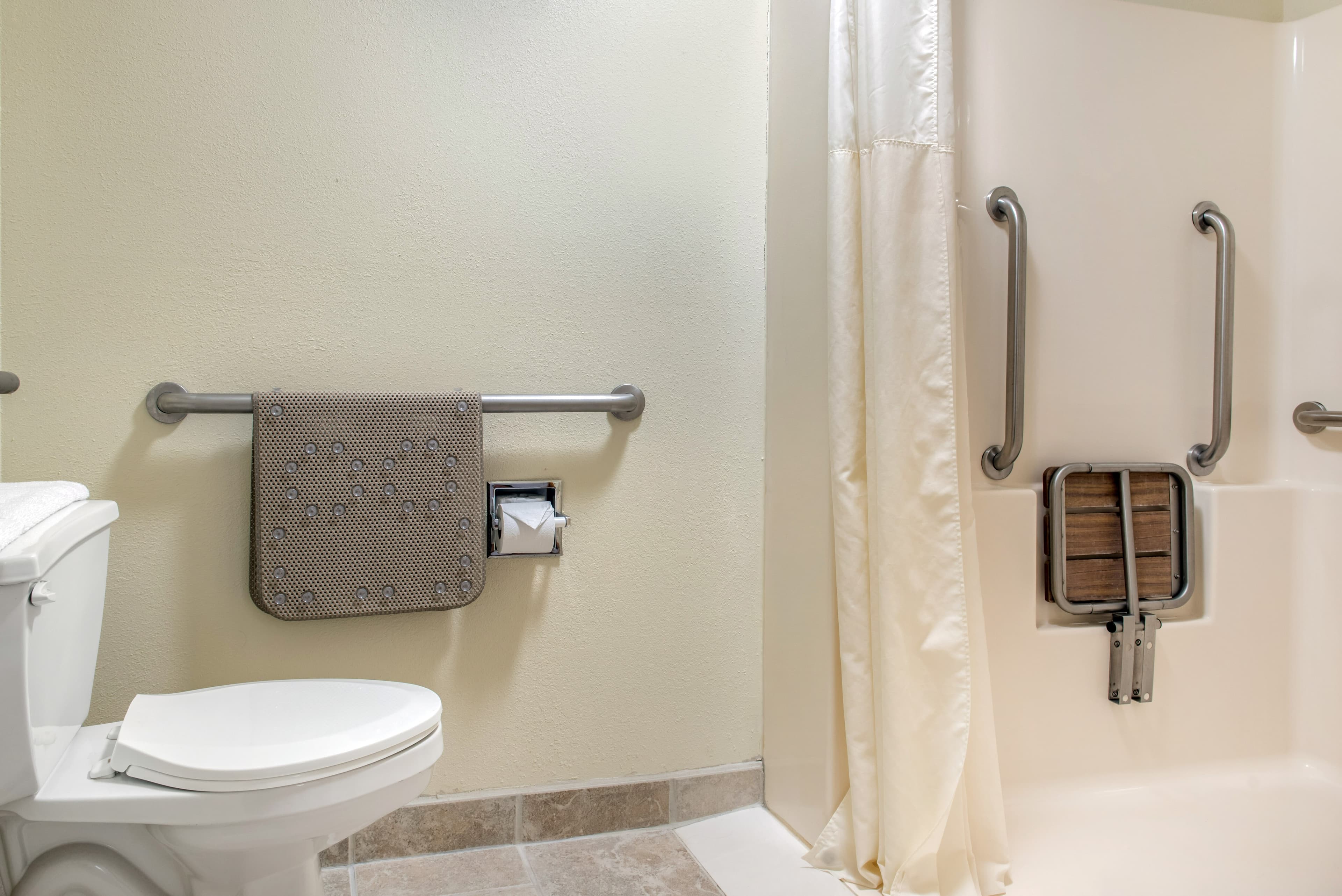 Quality Inn Bloomington Near University — 6