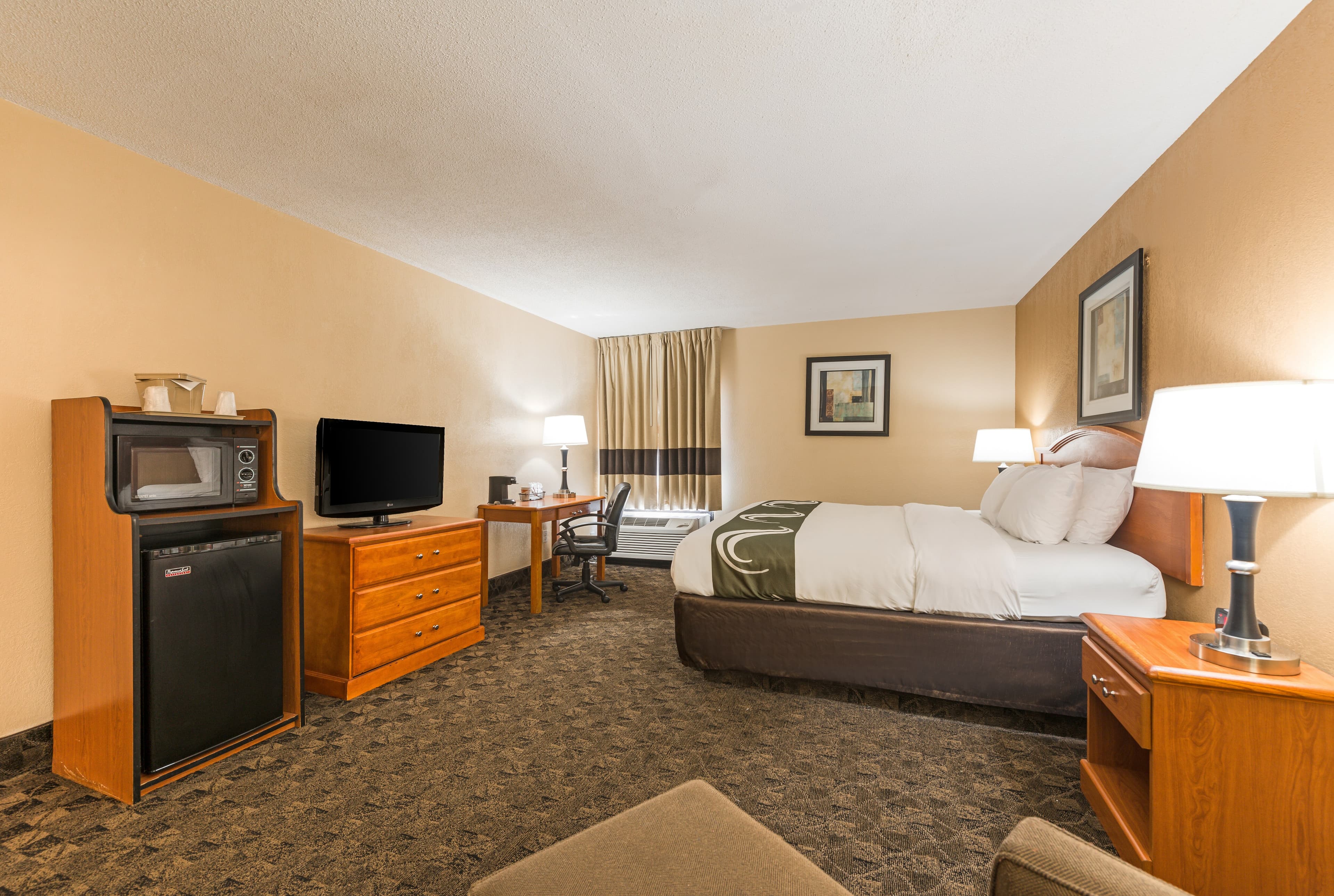 Quality Inn & Suites Portage Central — 7