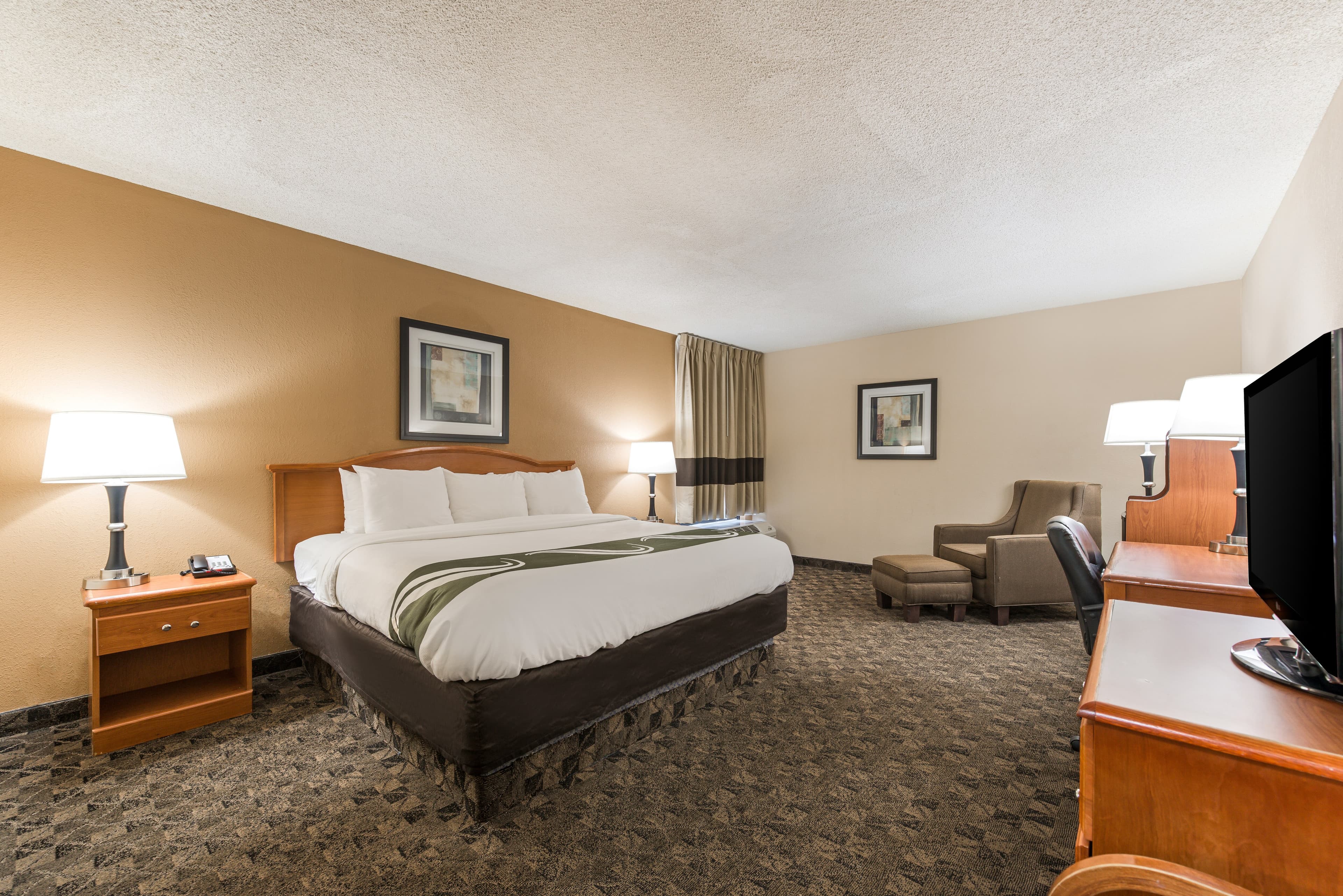 Quality Inn & Suites Portage Central — 11