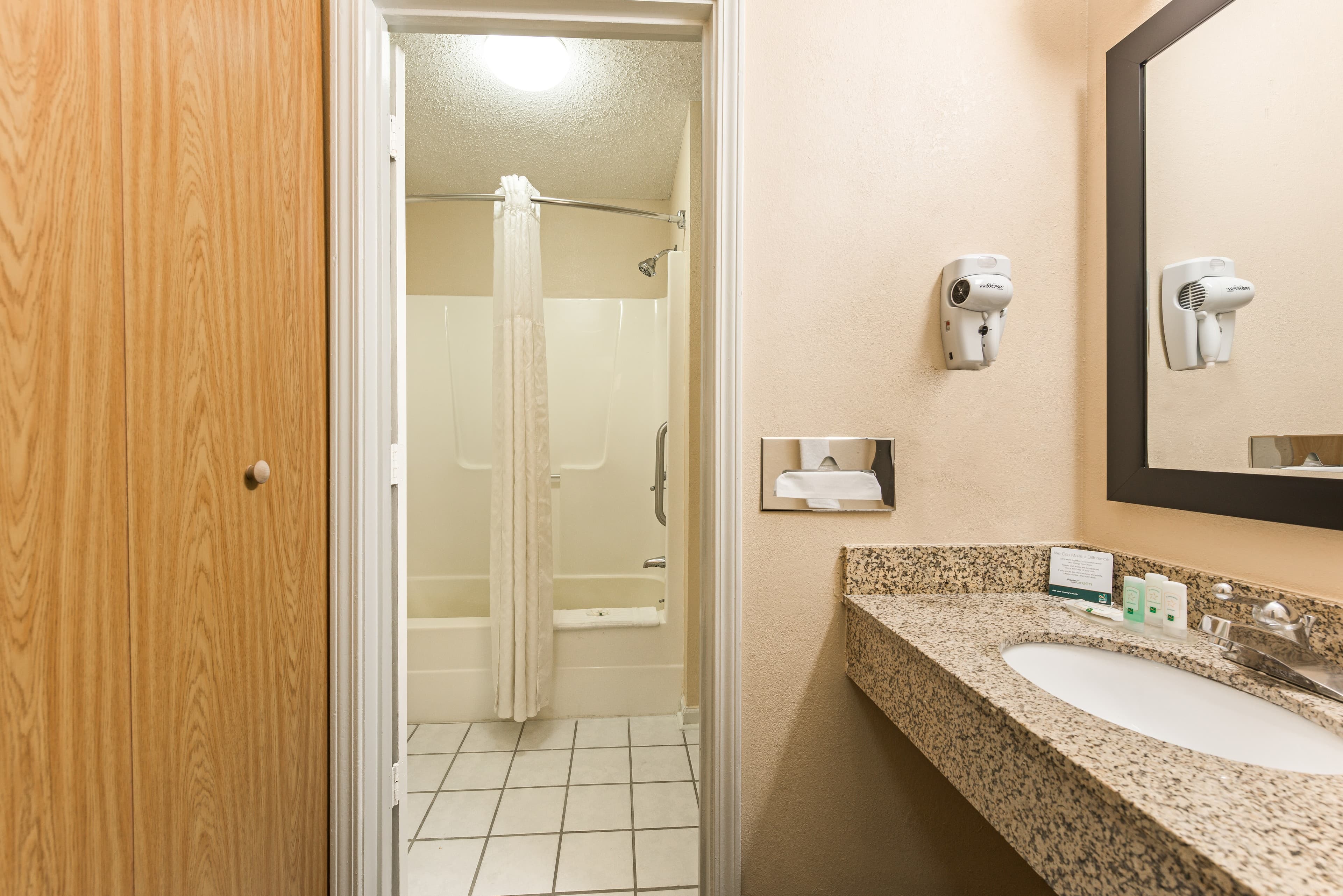 Quality Inn & Suites Portage Central — 26