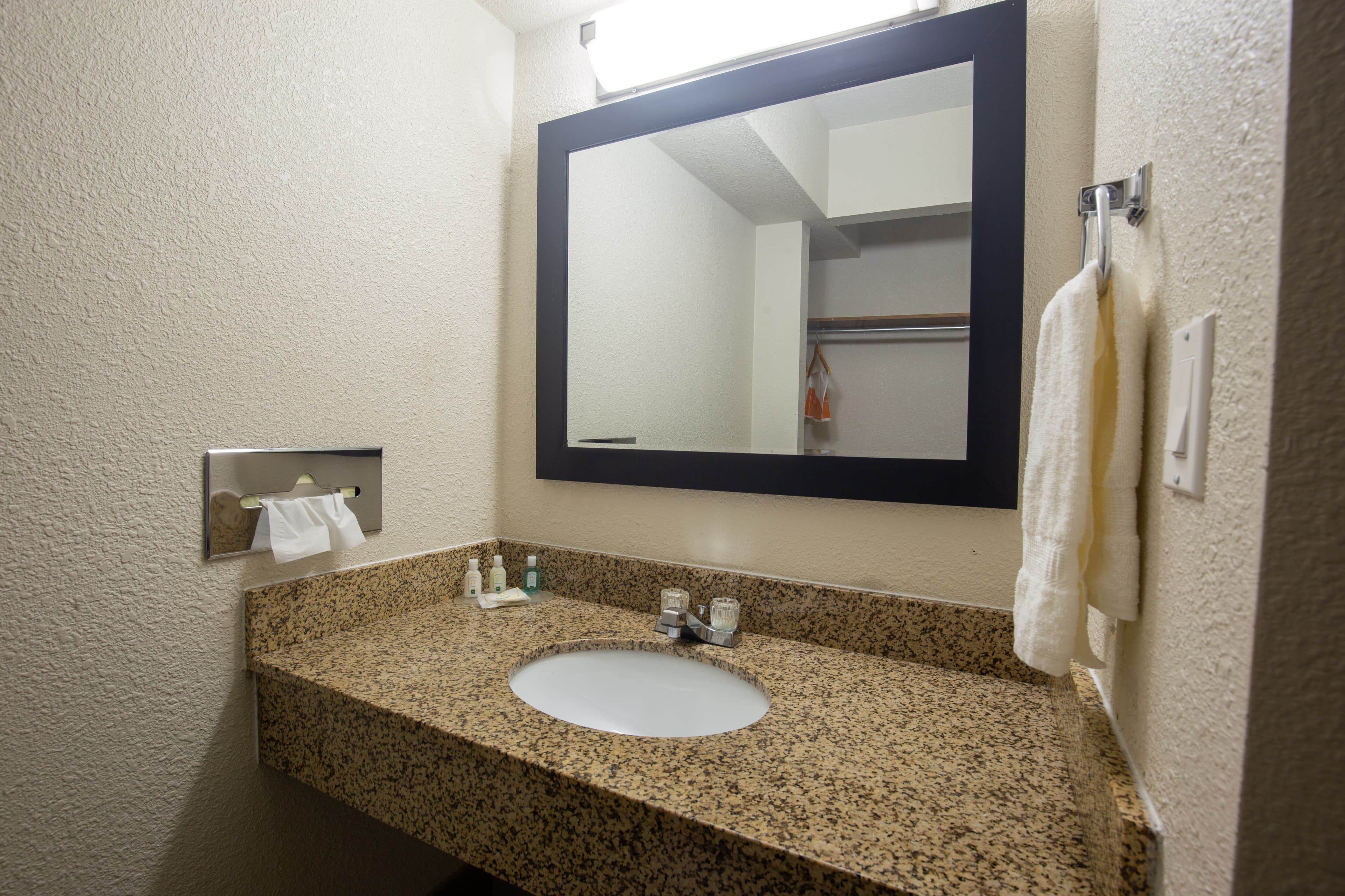 Quality Inn & Suites Portage Central — 5