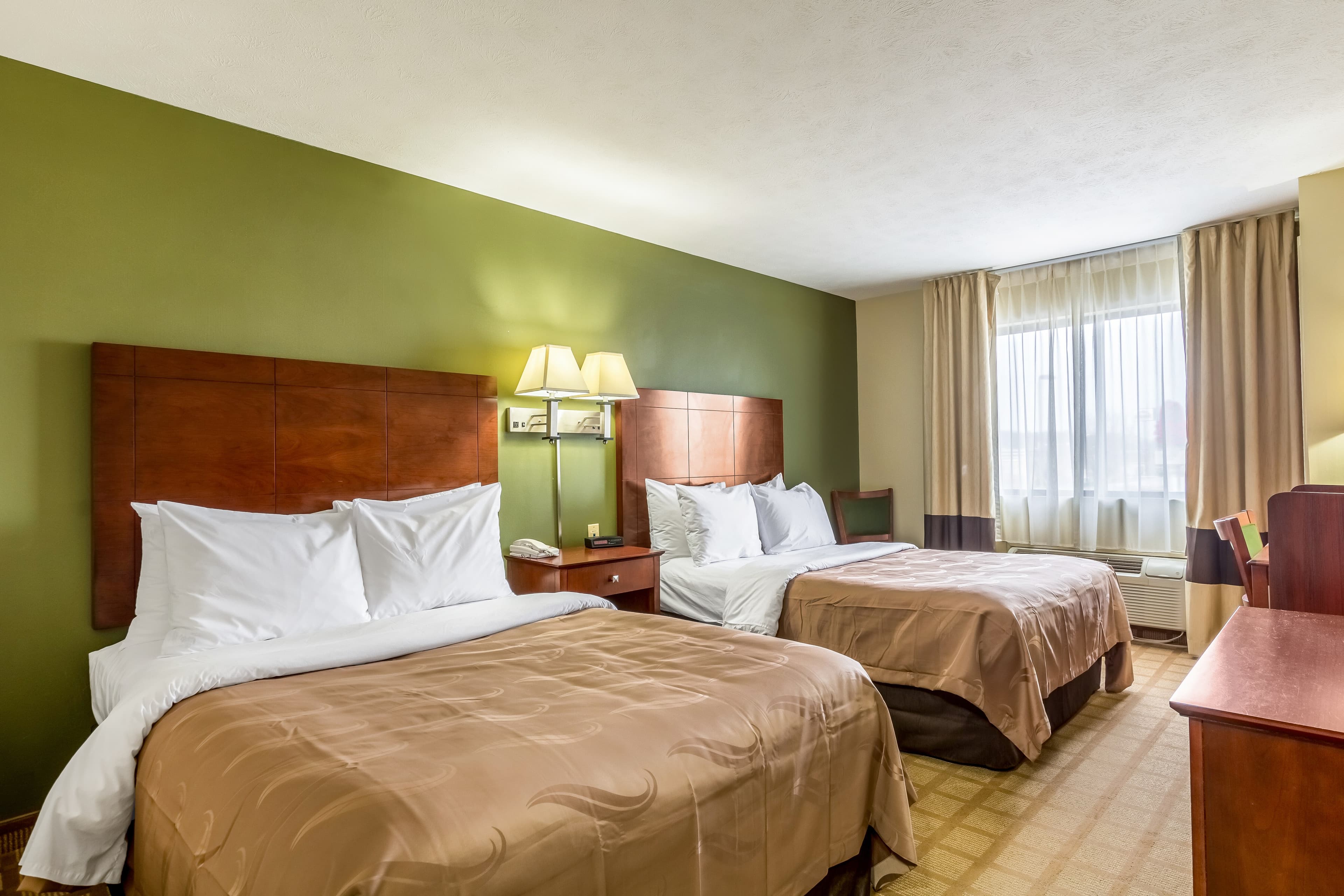 Quality Inn I-74 Batesville - Image 2