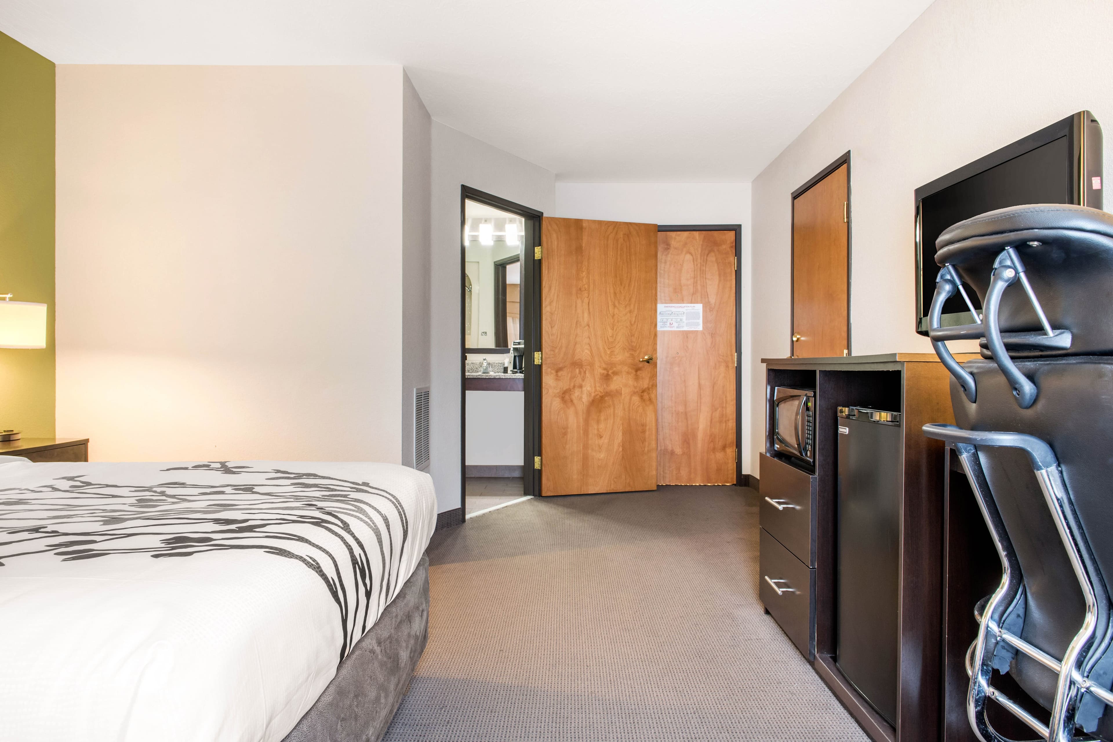Sleep Inn & Suites Columbus South - Image 4