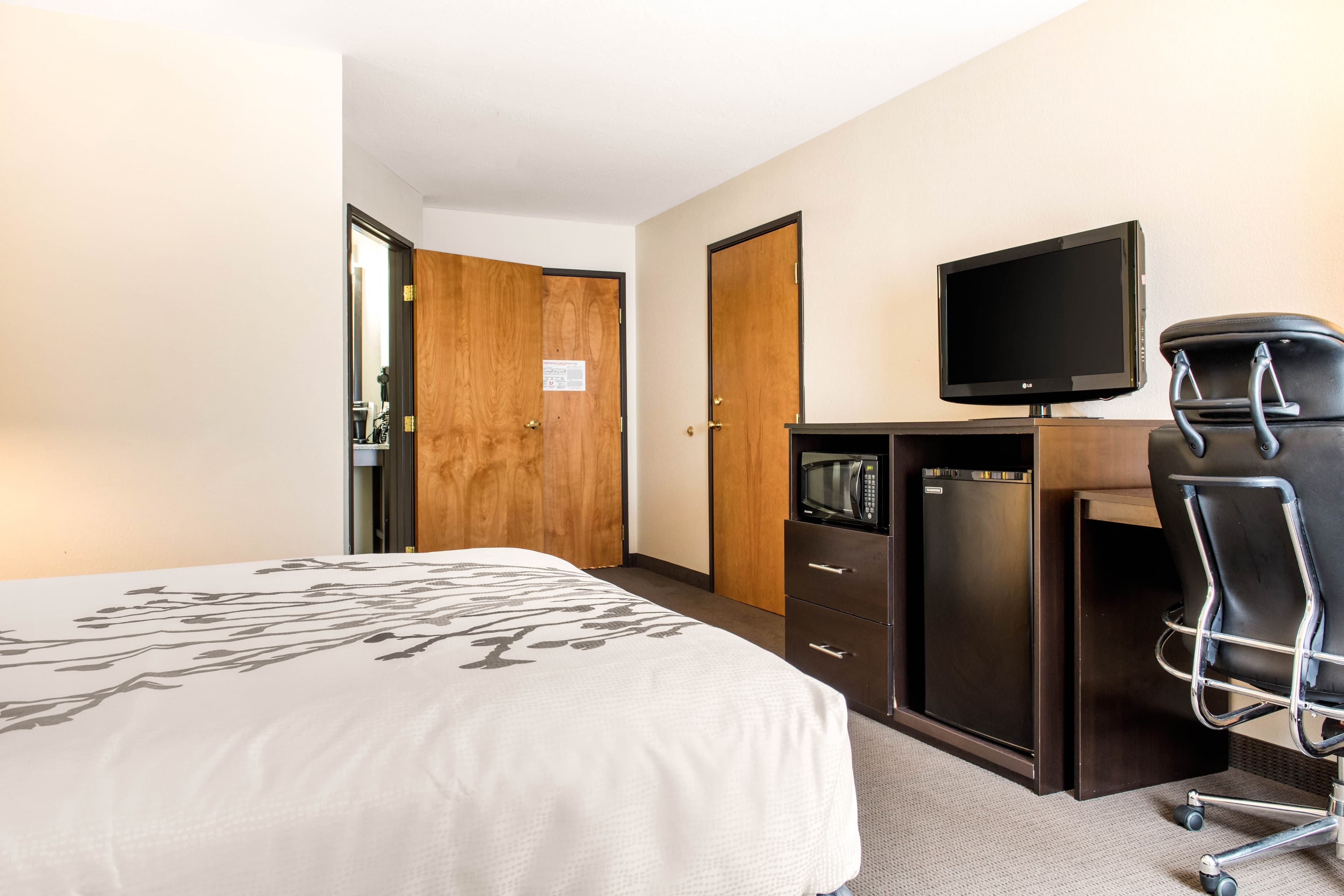 Sleep Inn & Suites Columbus South - Image 5