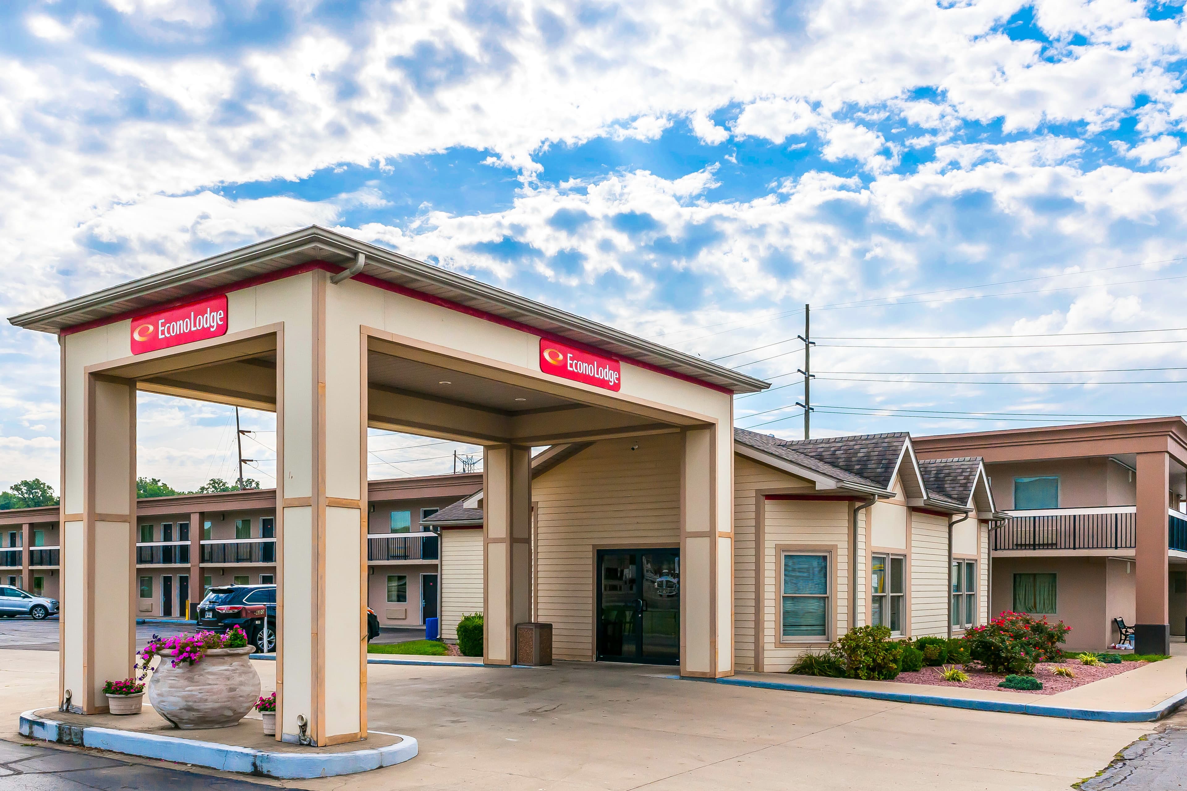 Econo Lodge Vincennes - Image 1