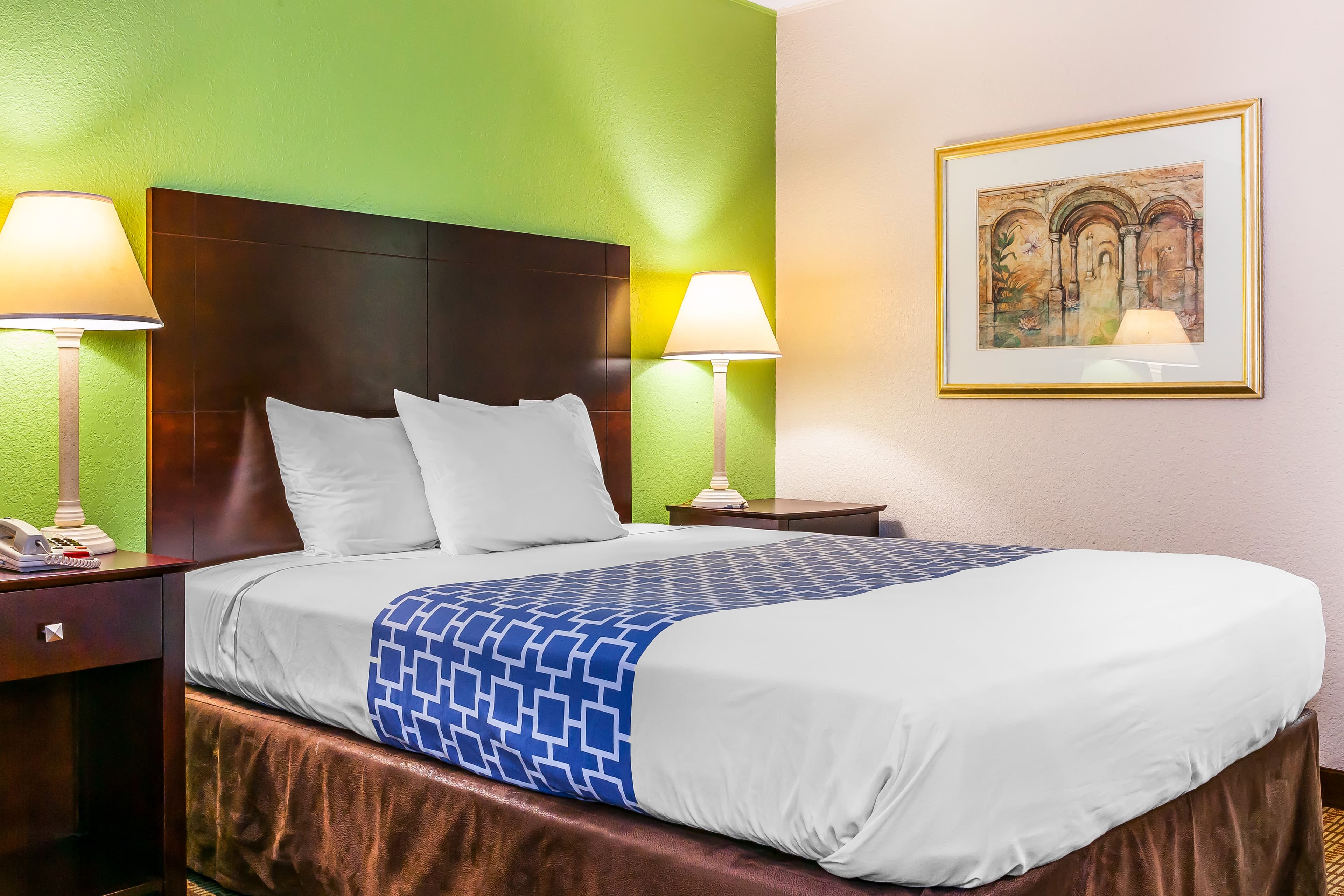 Econo Lodge Vincennes — 14