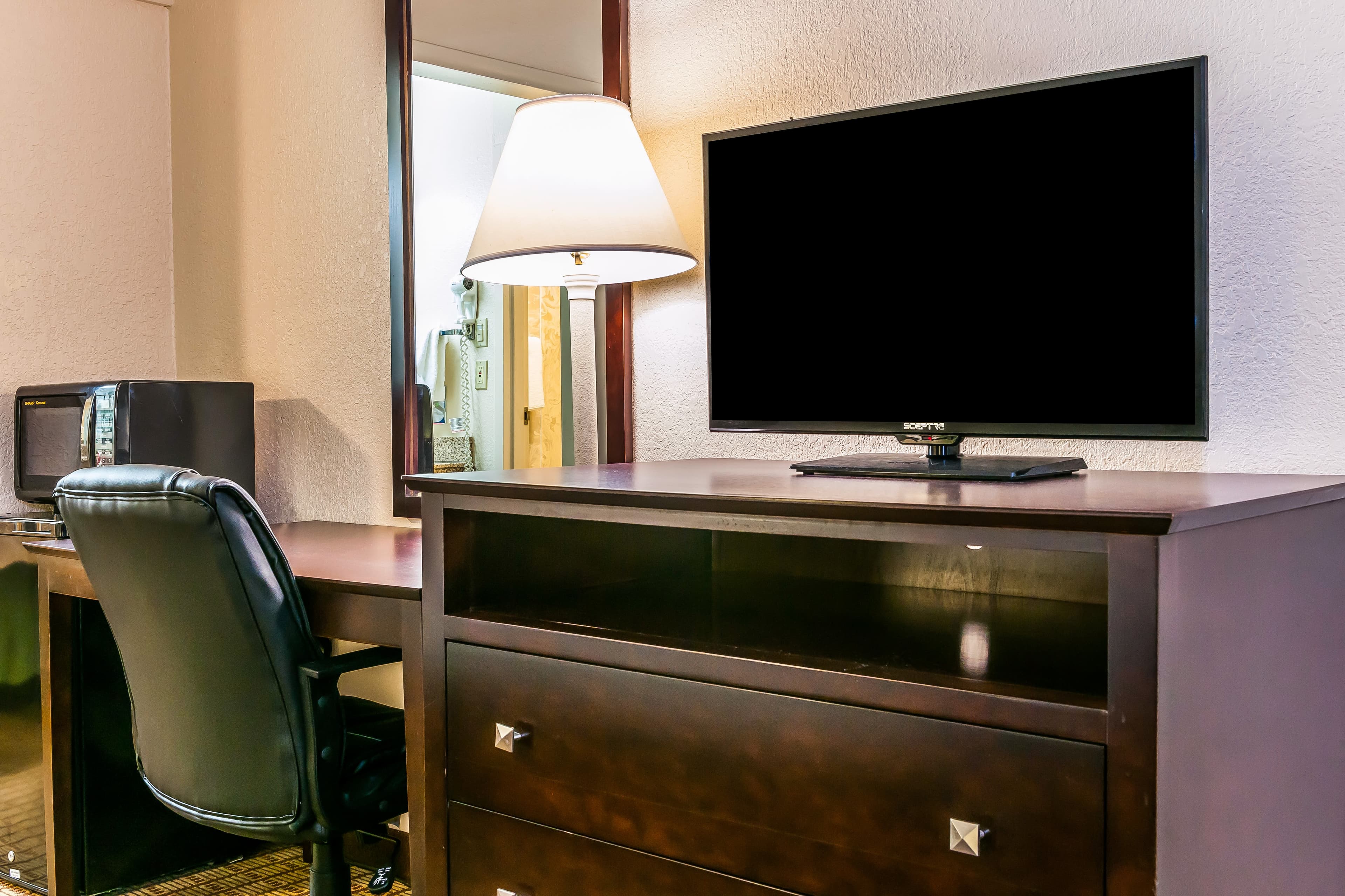 Econo Lodge Vincennes — 15