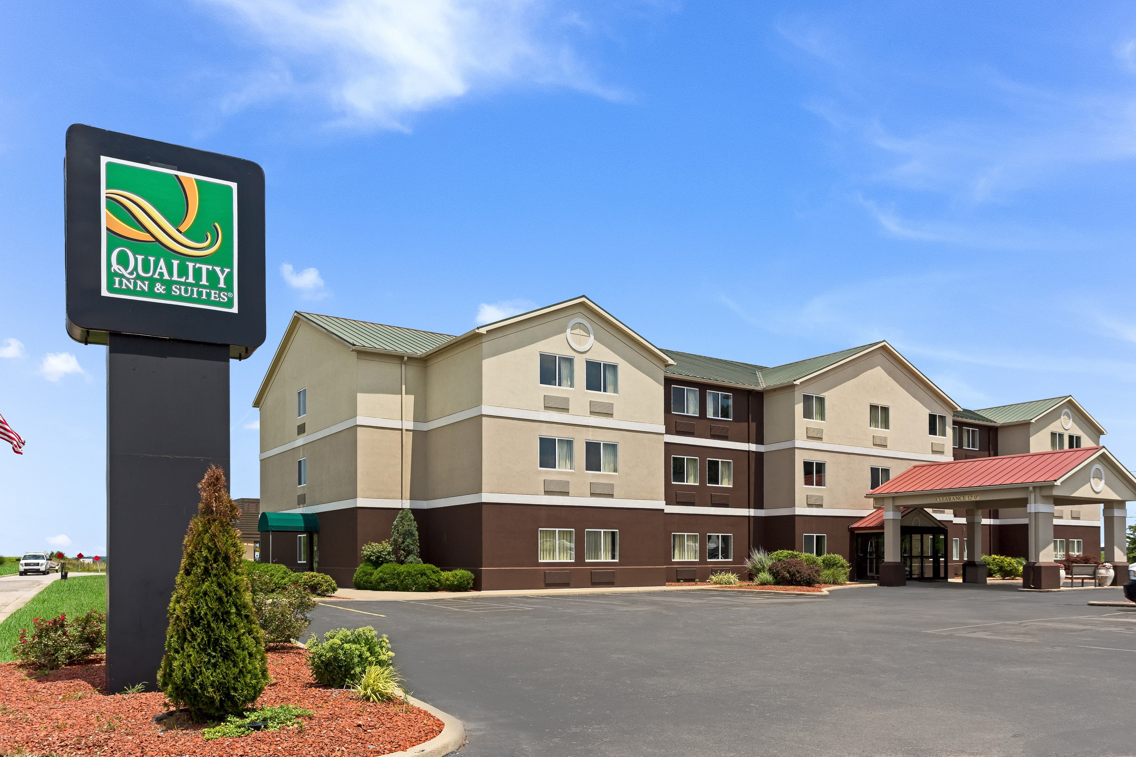 Quality Inn & Suites Ferdinand - Image 1