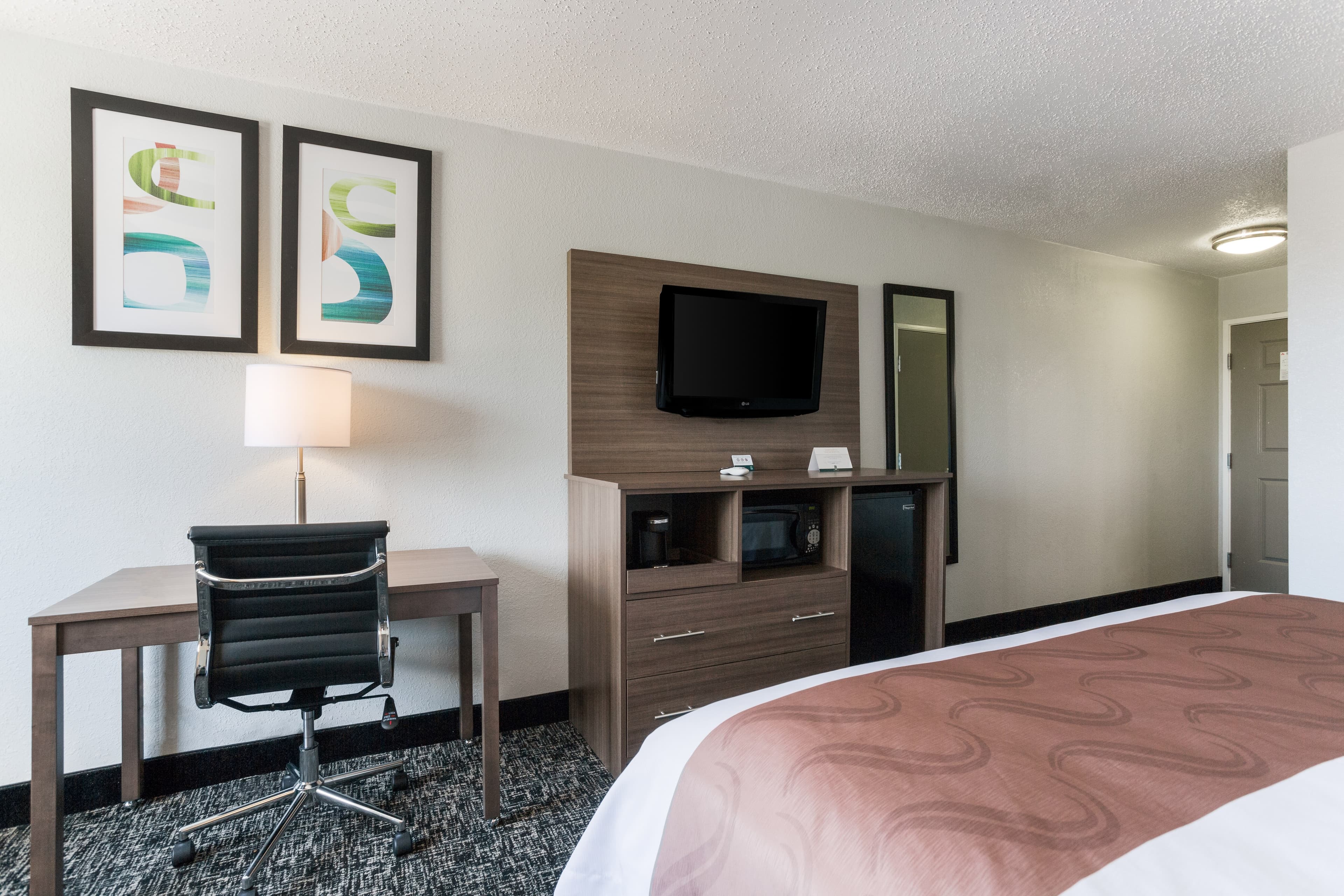 Quality Inn & Suites Ferdinand — 7