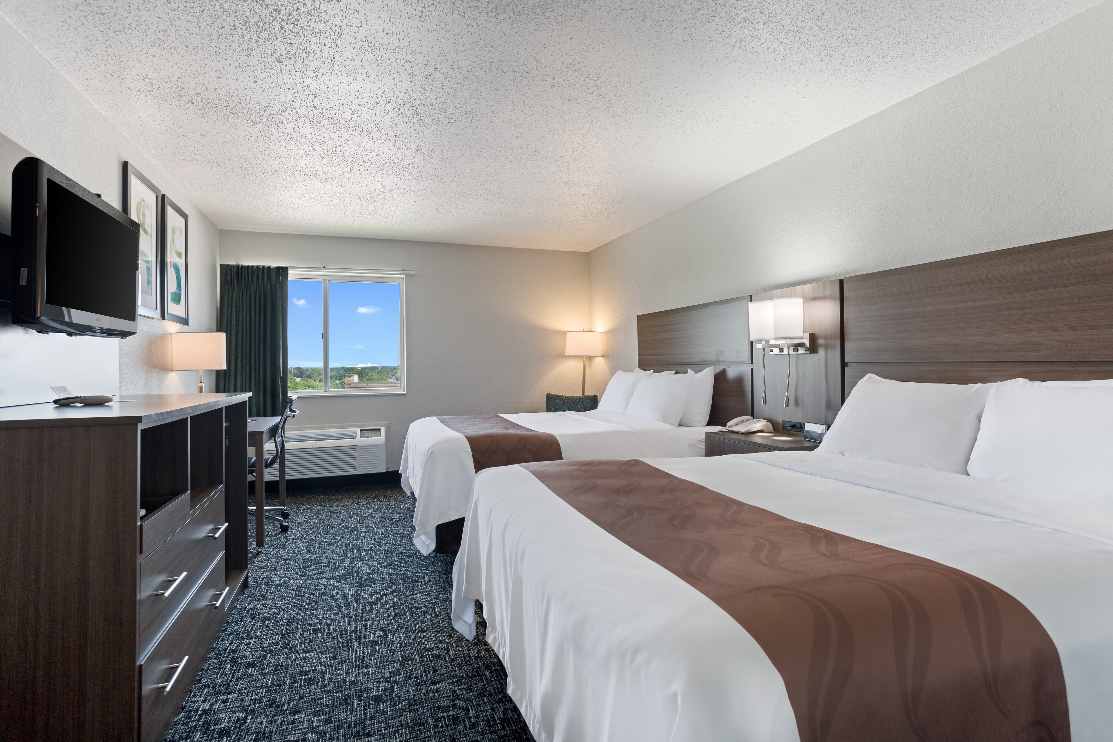 Quality Inn & Suites Ferdinand — 10