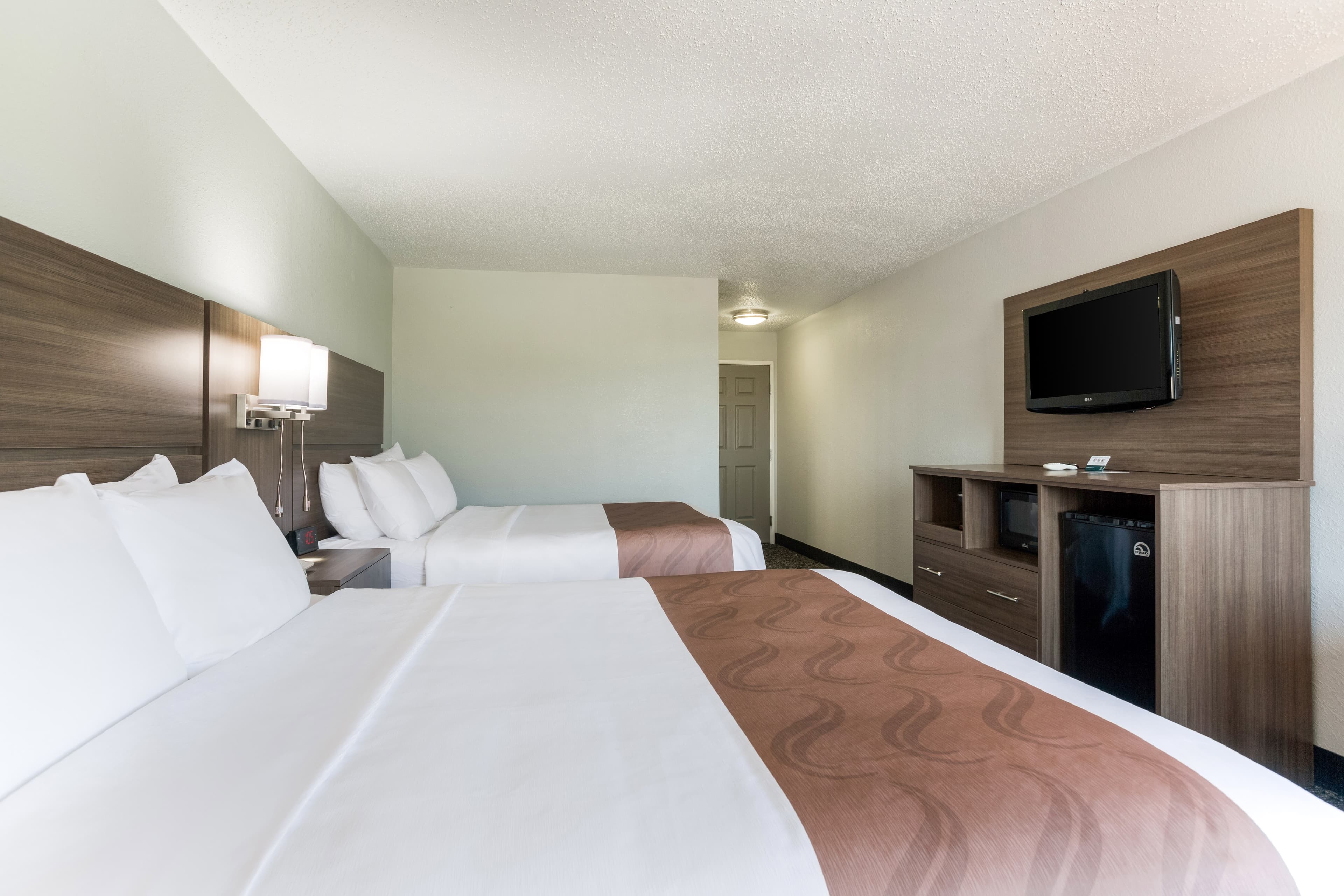 Quality Inn & Suites Ferdinand — 12
