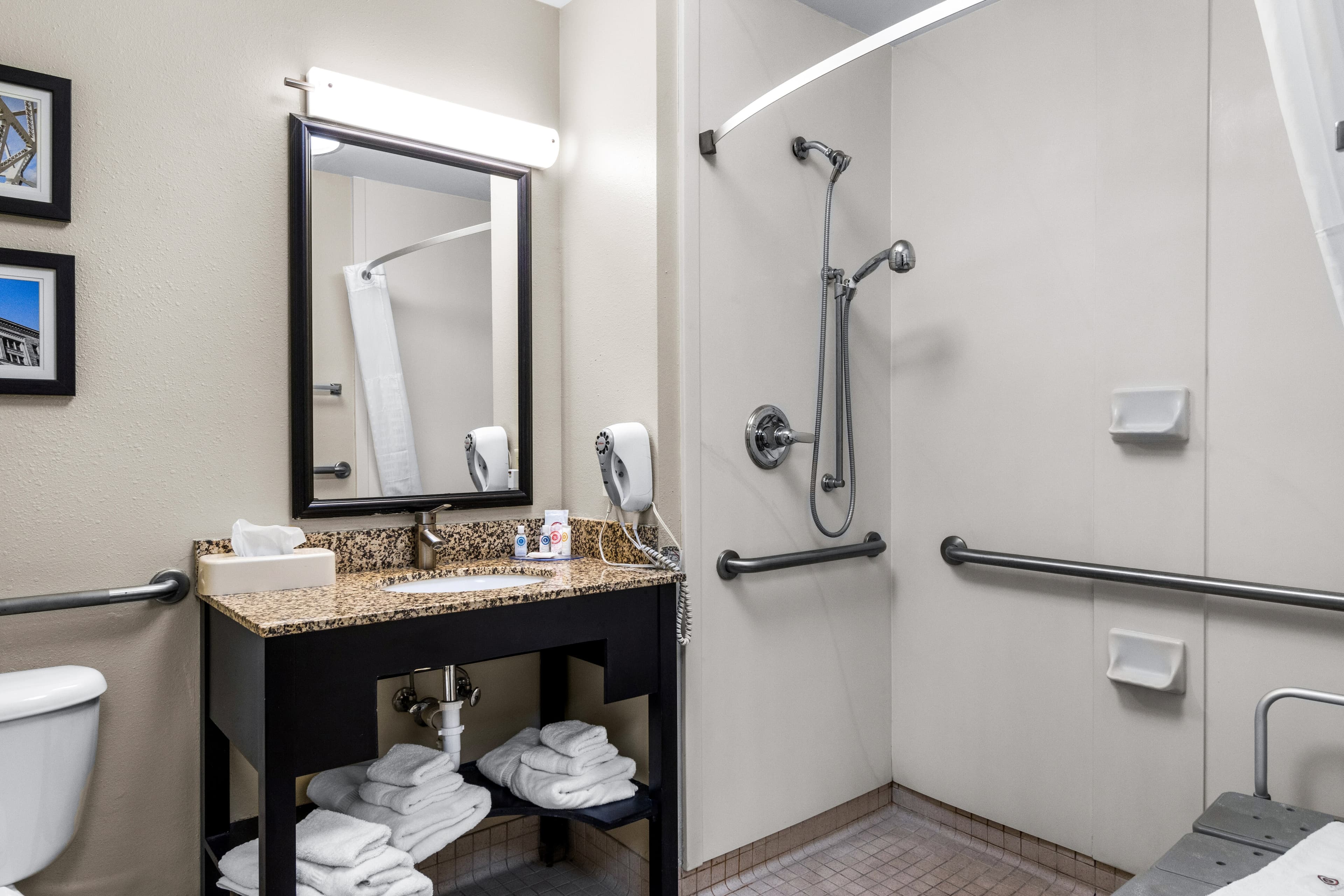 Comfort Inn Evansville East — 9