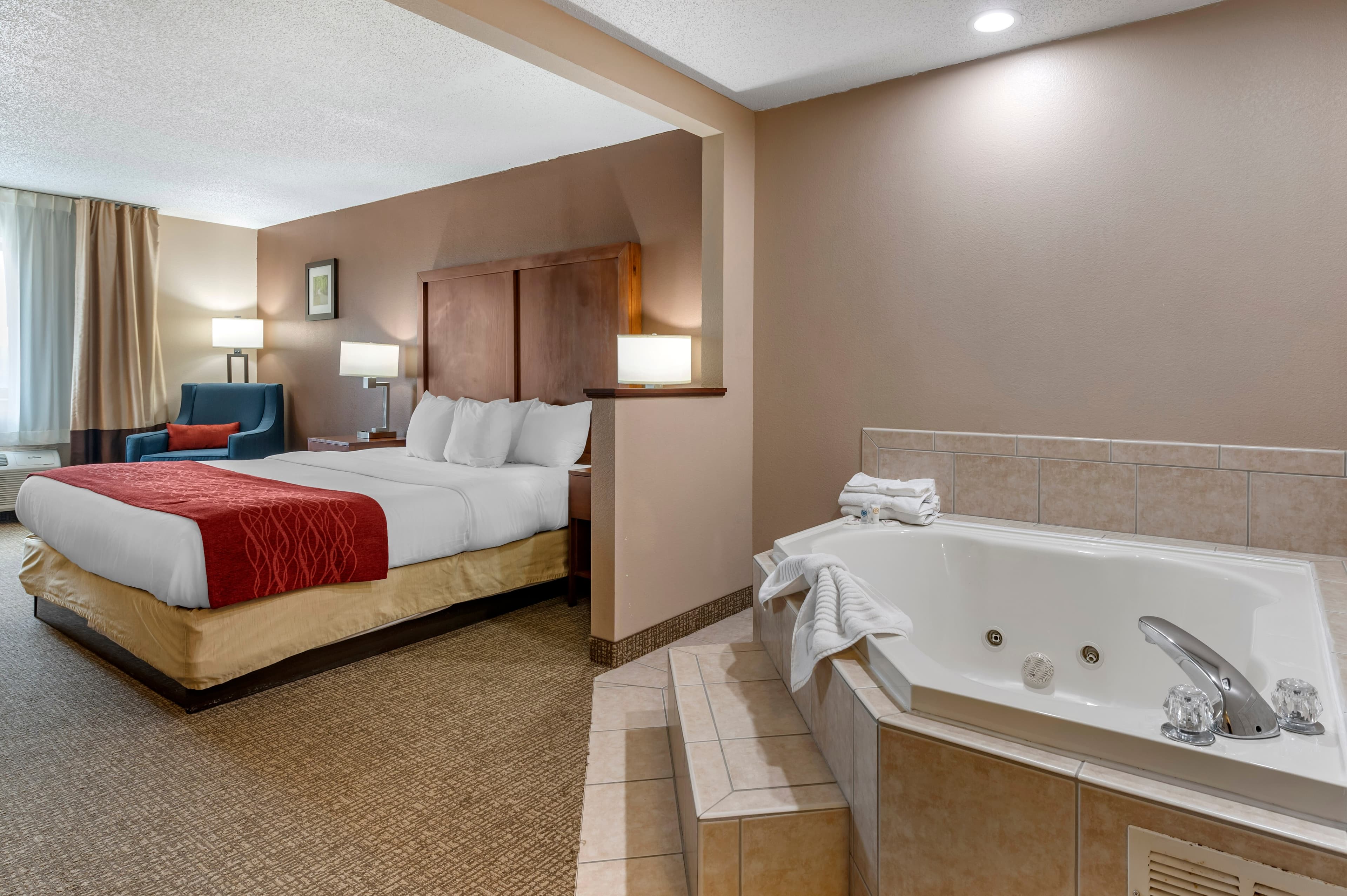 Comfort Inn & Suites Lawrenceburg - Image 2