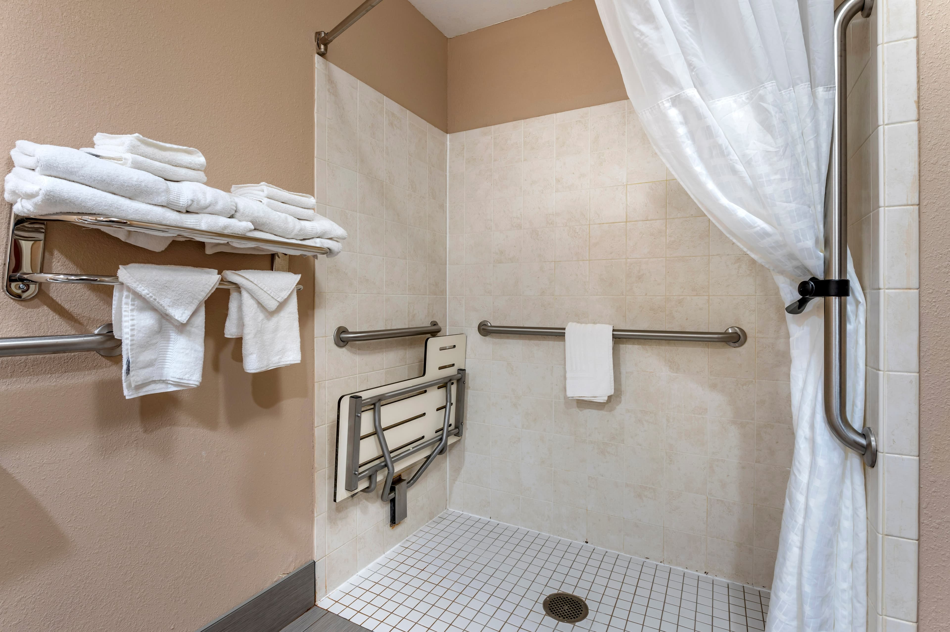 Comfort Inn & Suites Lawrenceburg — 12