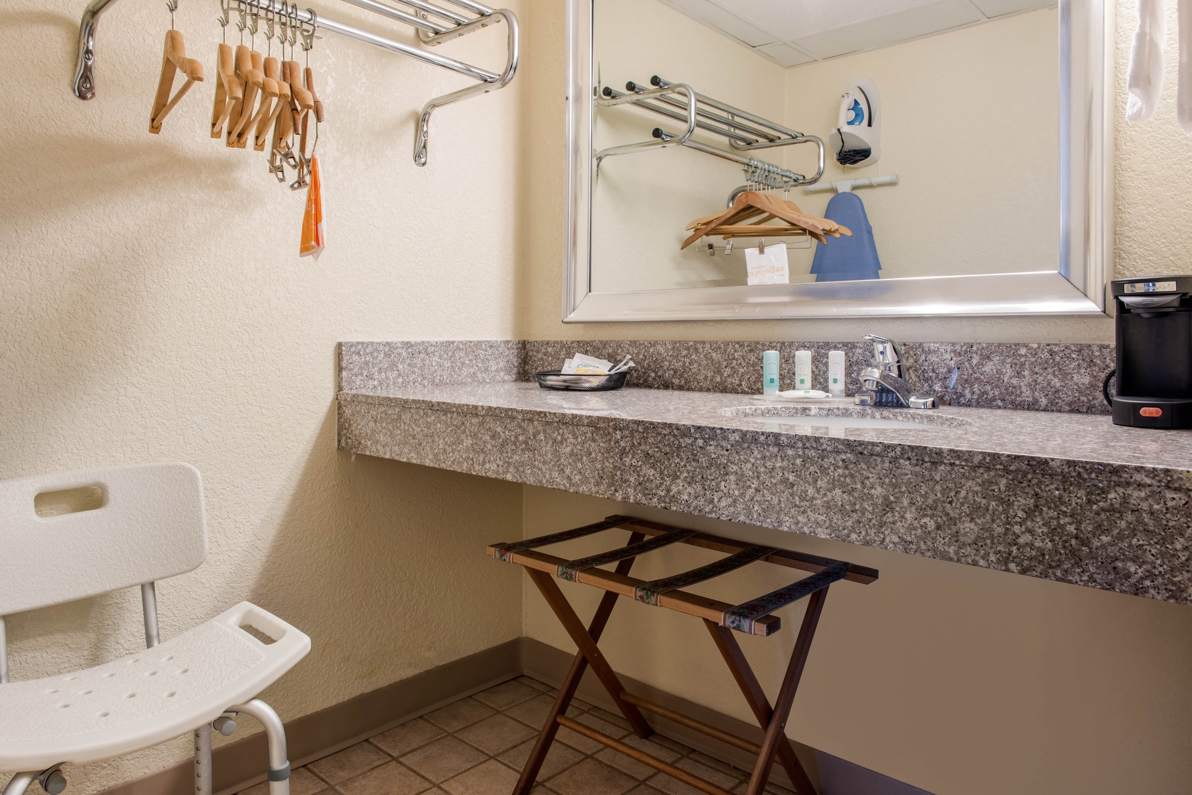 Quality Inn Huntingburg - Jasper — 11